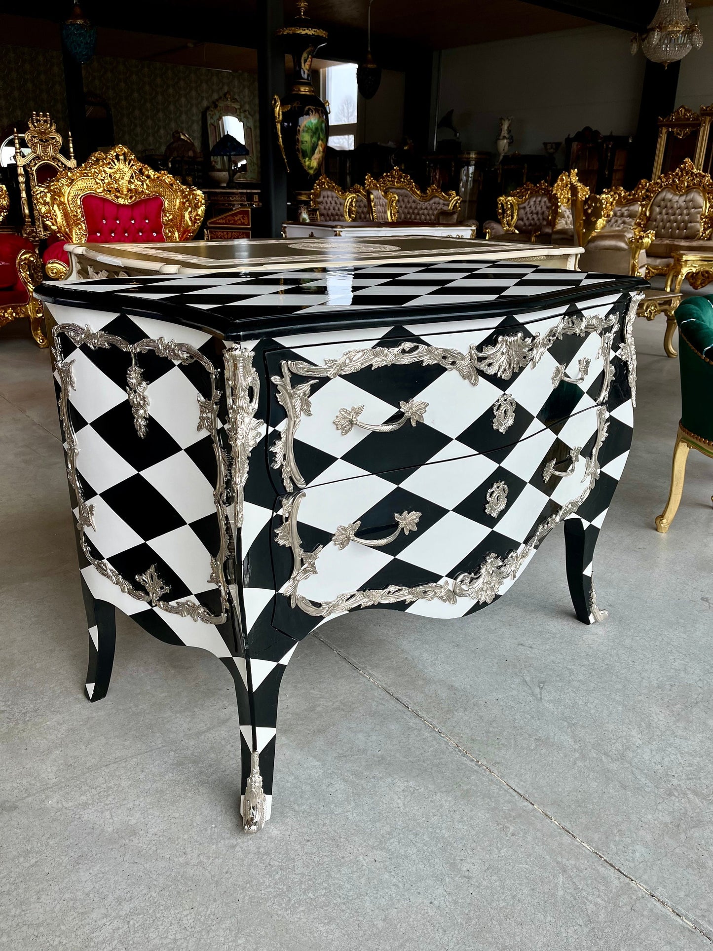 Chest of Drawer Louis XV Style Dresser in Black Diamond Print Chest of Drawer Retro Baroque Style with Brass Ornaments for Bedroom Decor