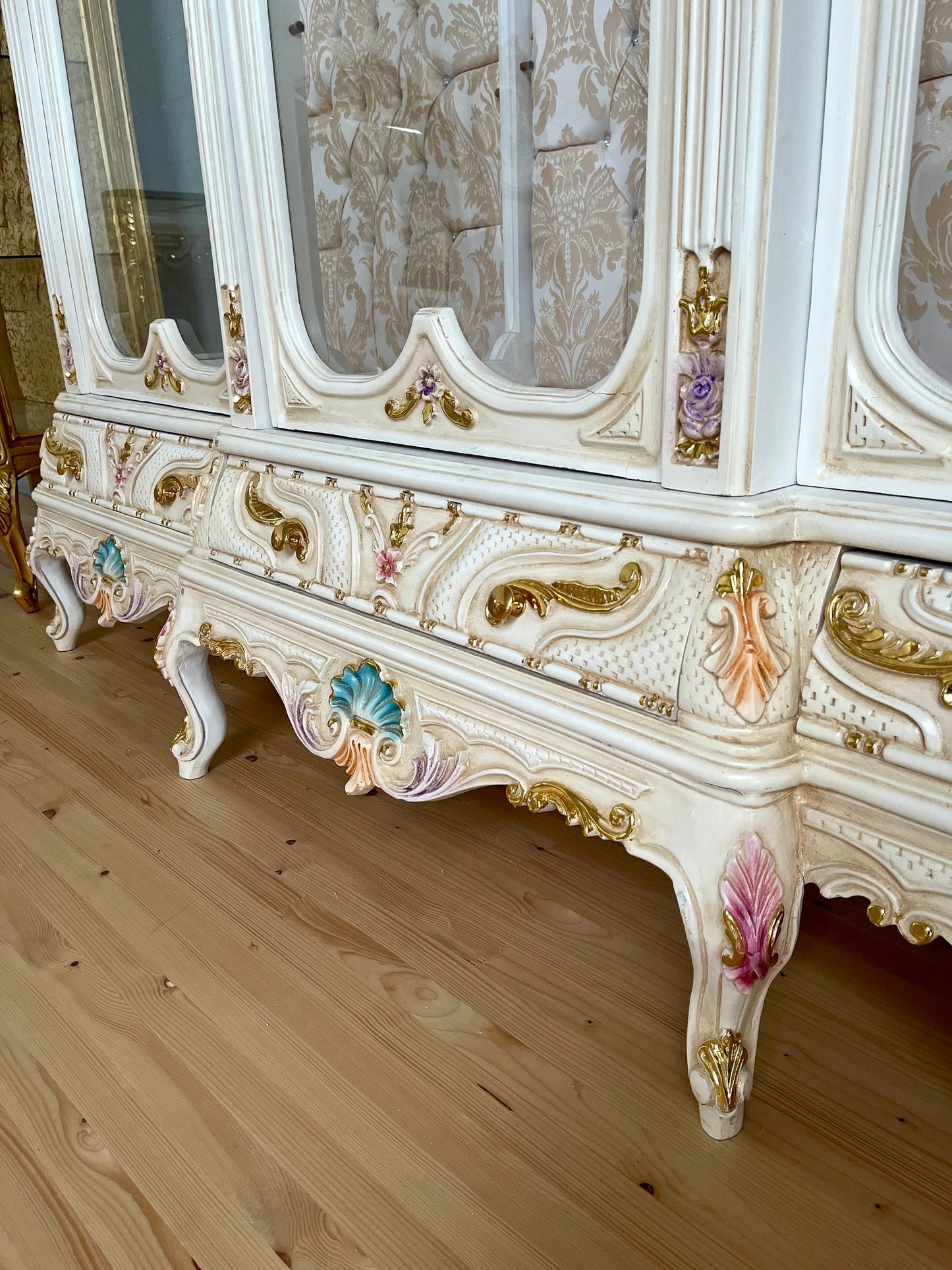 Deluxe Display Cabinet French Baroque Style Huge Showcases in Beige for House Decor for Hotel Lobby -LIMITED ITEM