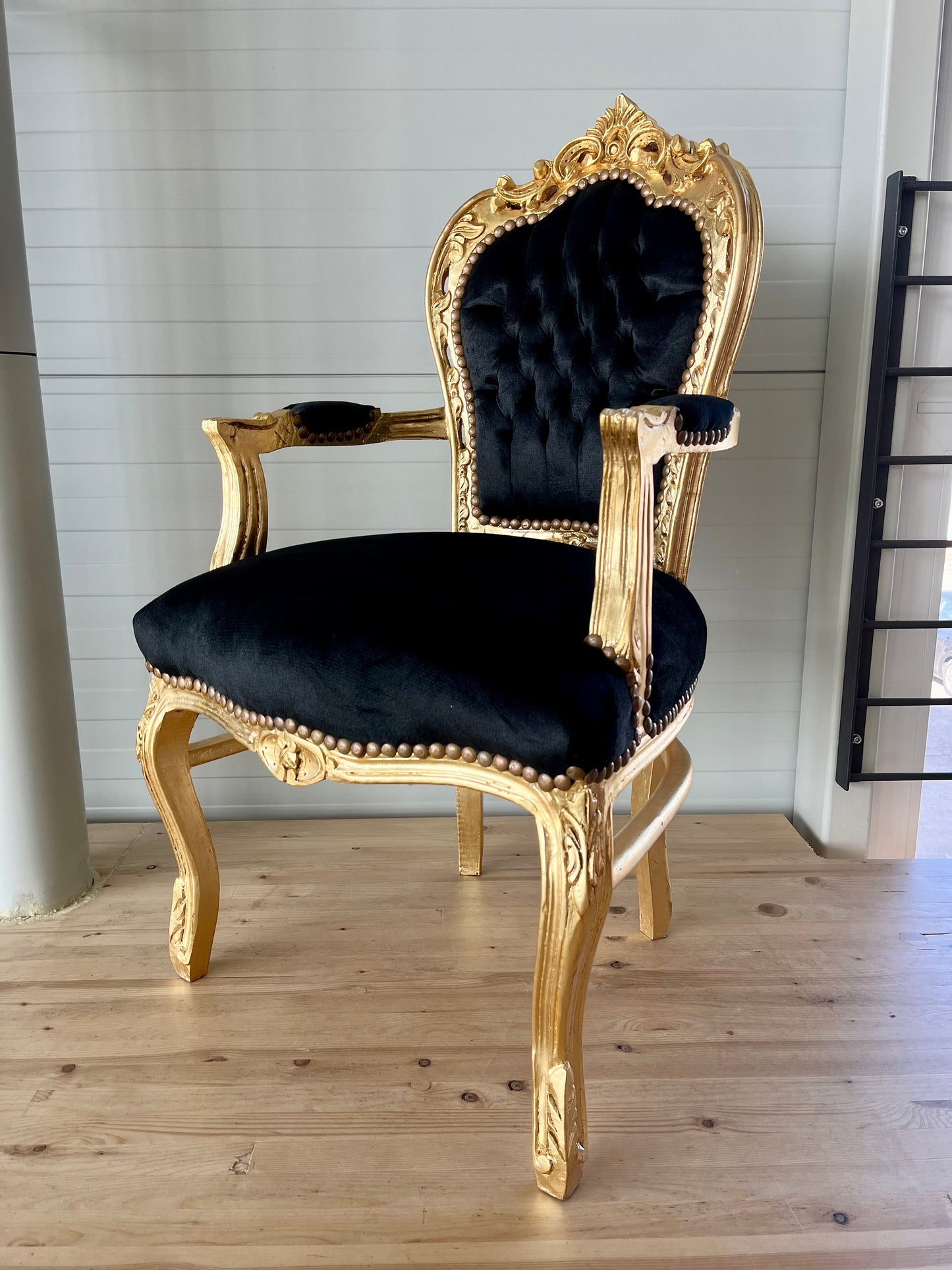 Armchair French Louis Style Black Velvet Chair Antique Style Baroque Rococo Style Armchair in Gold Finish Velvet Black for Home