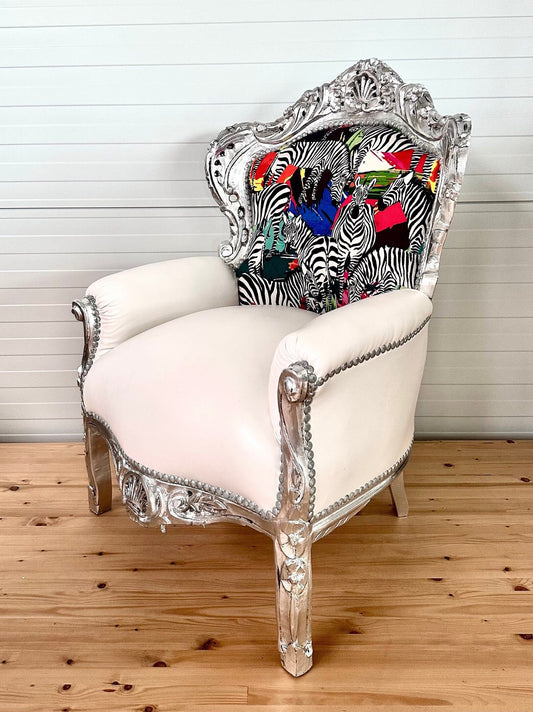 Französischer Barocksessel im Recoco-Stil/ Armchair French Baroque Recoco Style in Silver Finish & Colorful Safari Zebra Print