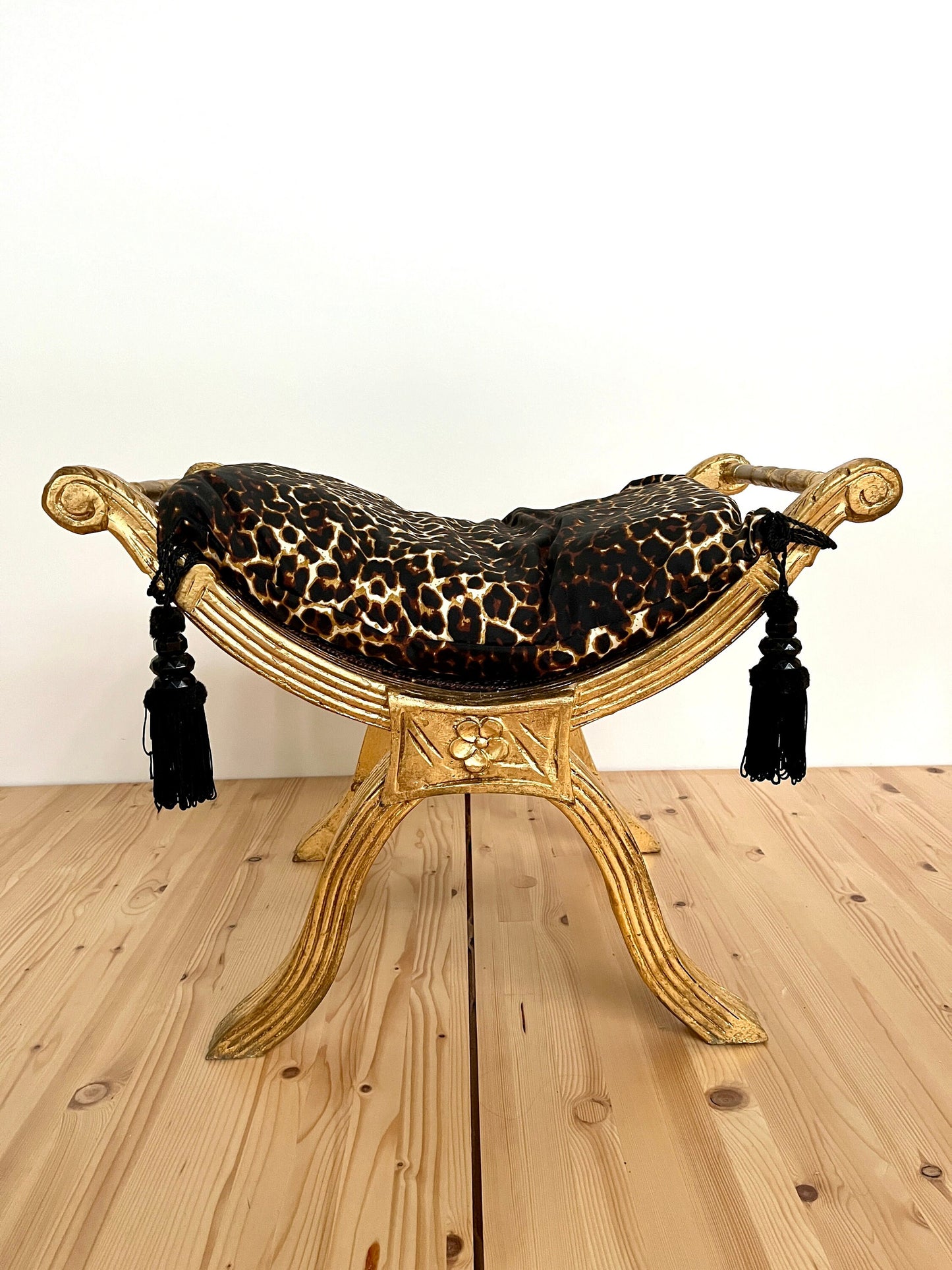 Foot Stool French Louis XV Antique Style Ottoman Retro Baroque Style Hocker with Tassels Bordeaux Gold Leopard Print Seated in Gold Finish