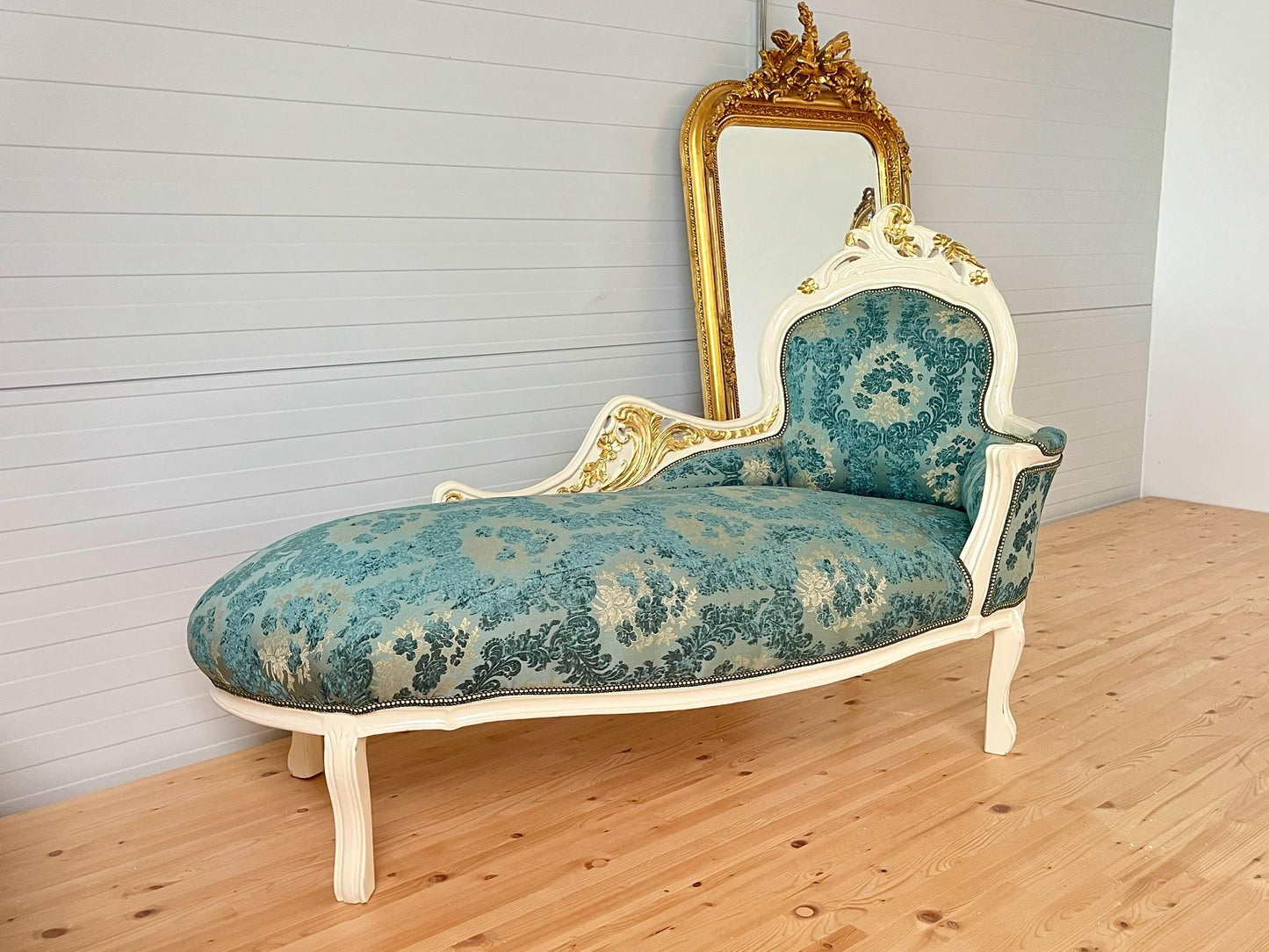 Chaise Longue Blue Velvet Damask French Antique Style in Gold Finish Retro Baroque Style Bench Green Velvet Damask for Home Decor