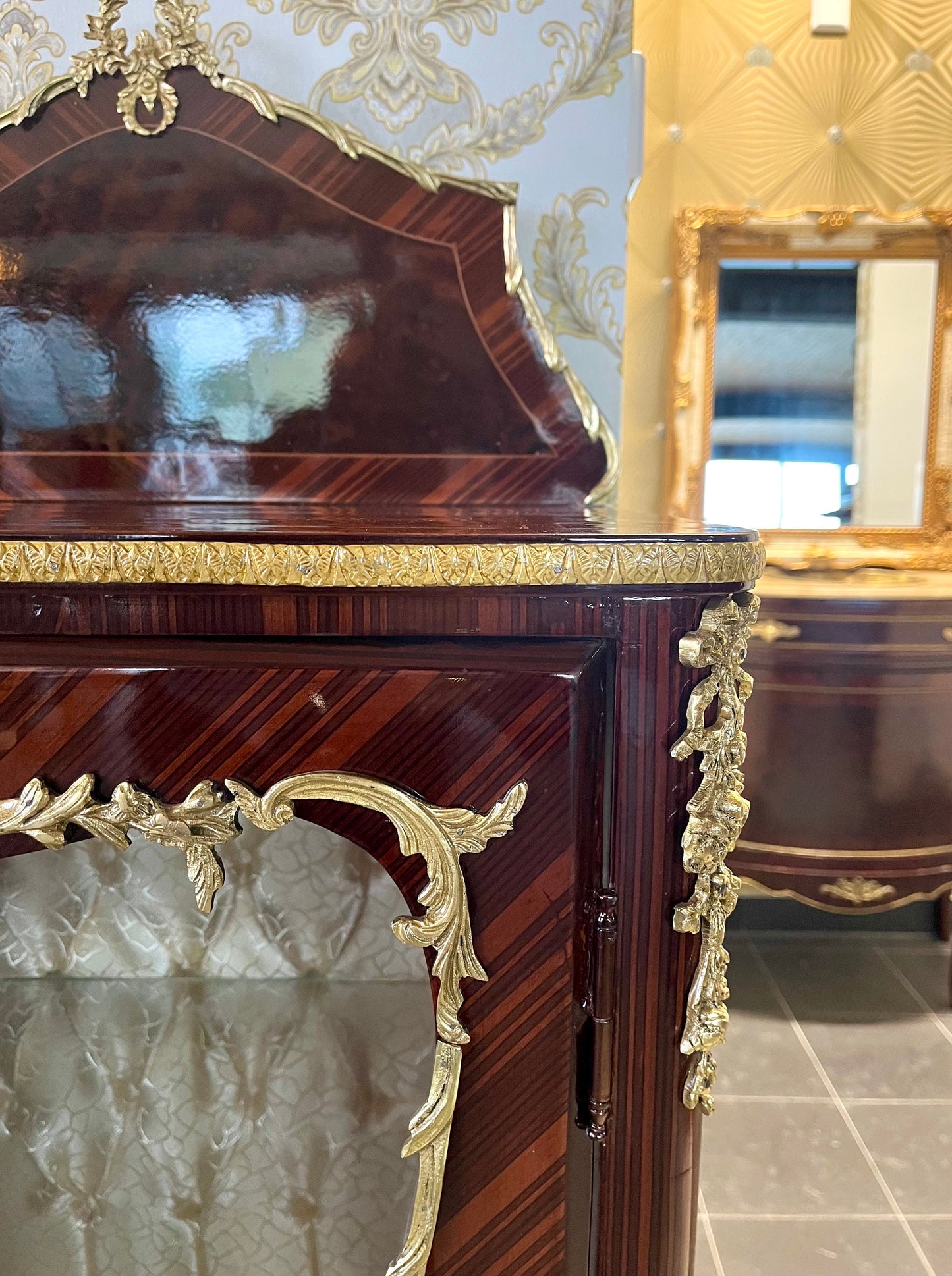 Display Cabinet French Louis Showcase for Dining Room Decor Glossy Brown Retro Baroque Cabinet with Brass Ornaments for New Home Decor