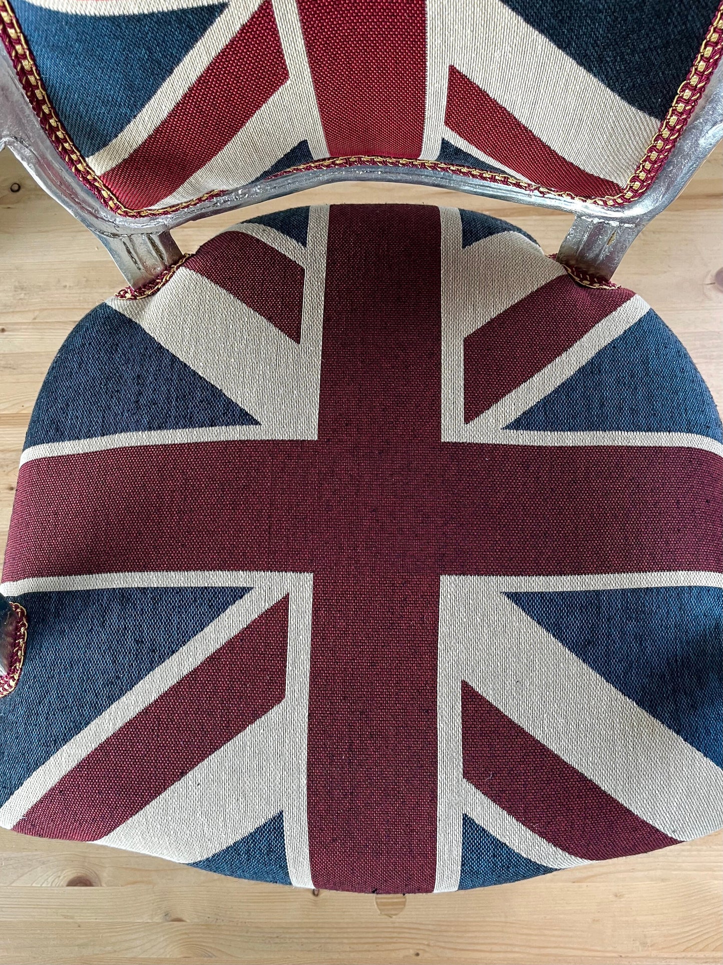 Französischer Sessel im Louis-Barock-Stil / French Baroque Style Armchair in Union Jack Silver Frame