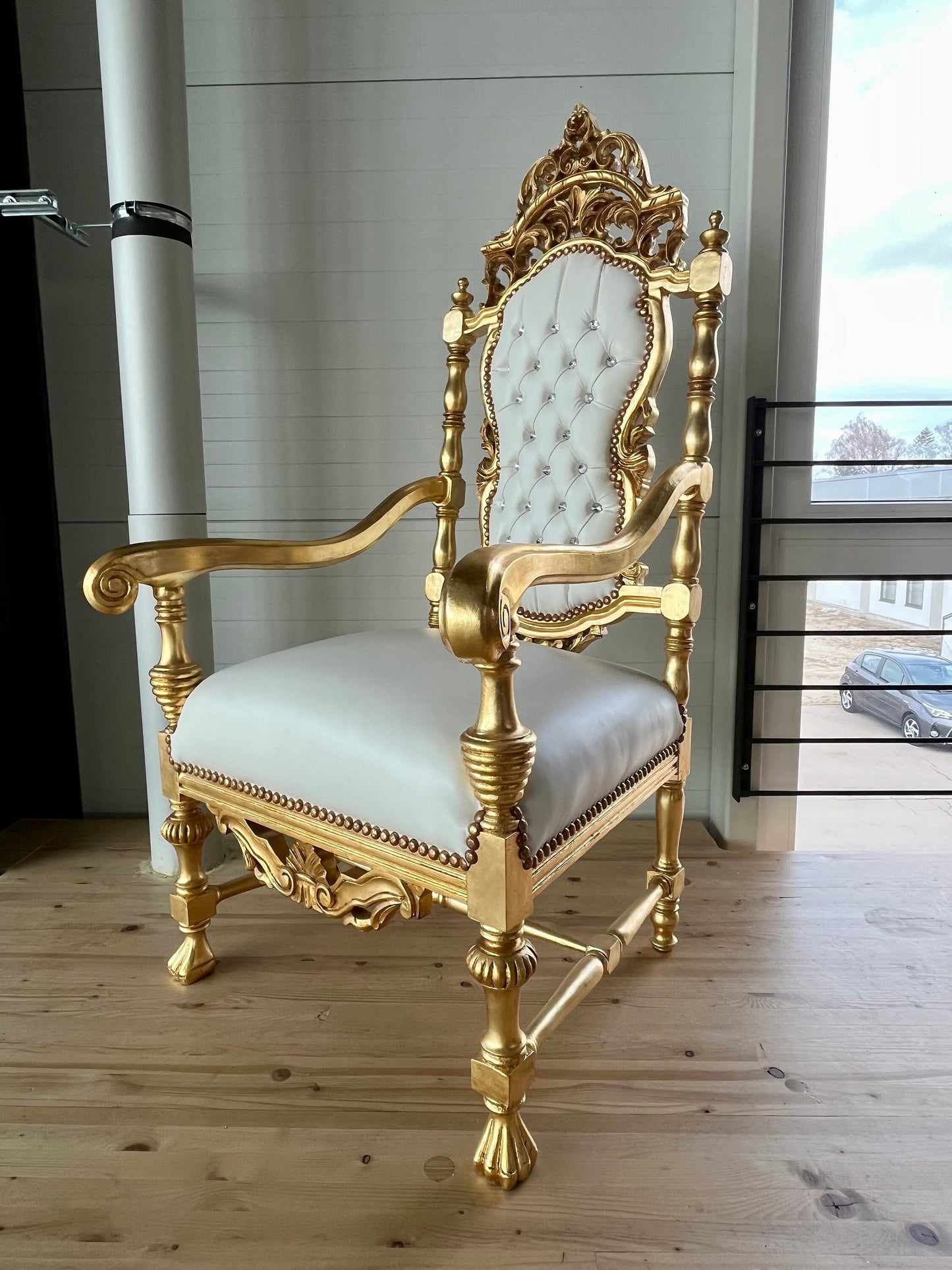 Throne Italian Barock Rococo Style Armchair Royal Antique Style Chair Gold Finish White Leather Like