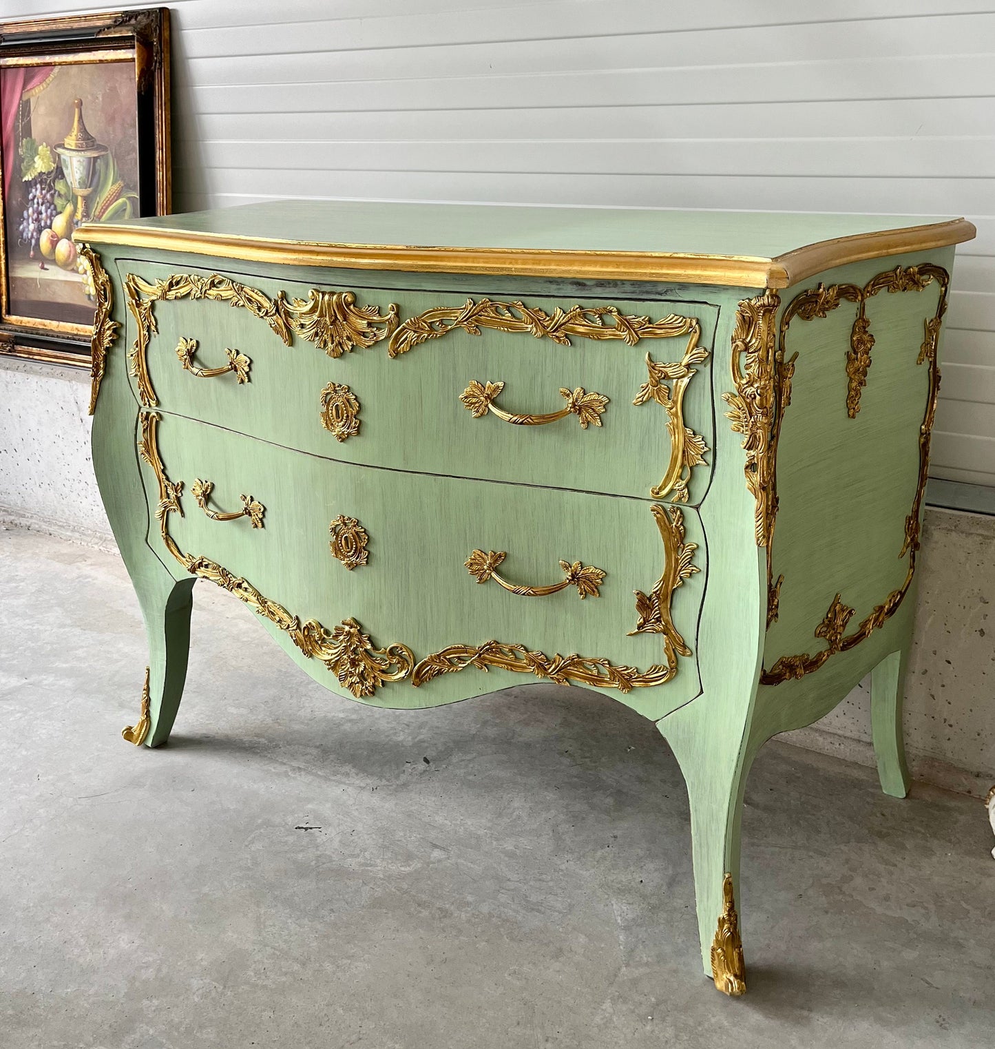 Chest of Drawer Deluxe French Louis XV Style Dresser Pink Color Chest of Drawer Antique Baroque Style with Brass Ornaments for Wedding Gift