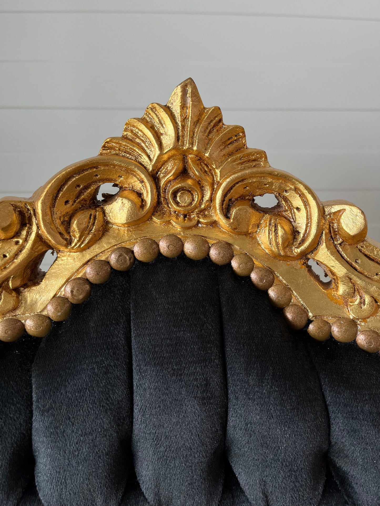 Armchair French Louis Style Black Velvet Chair Antique Style Baroque Rococo Style Armchair in Gold Finish Velvet Black for Home