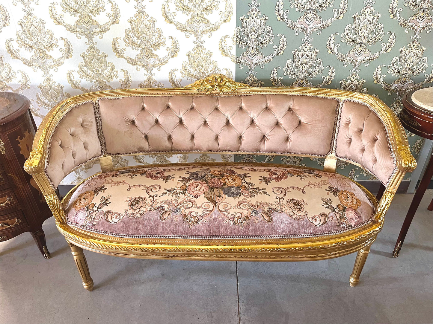 Sofa Set Retro Baroque Style Camel Color Velvet Lounge Sofa French Louis Antique Style in Gold Finish for Lodge Home