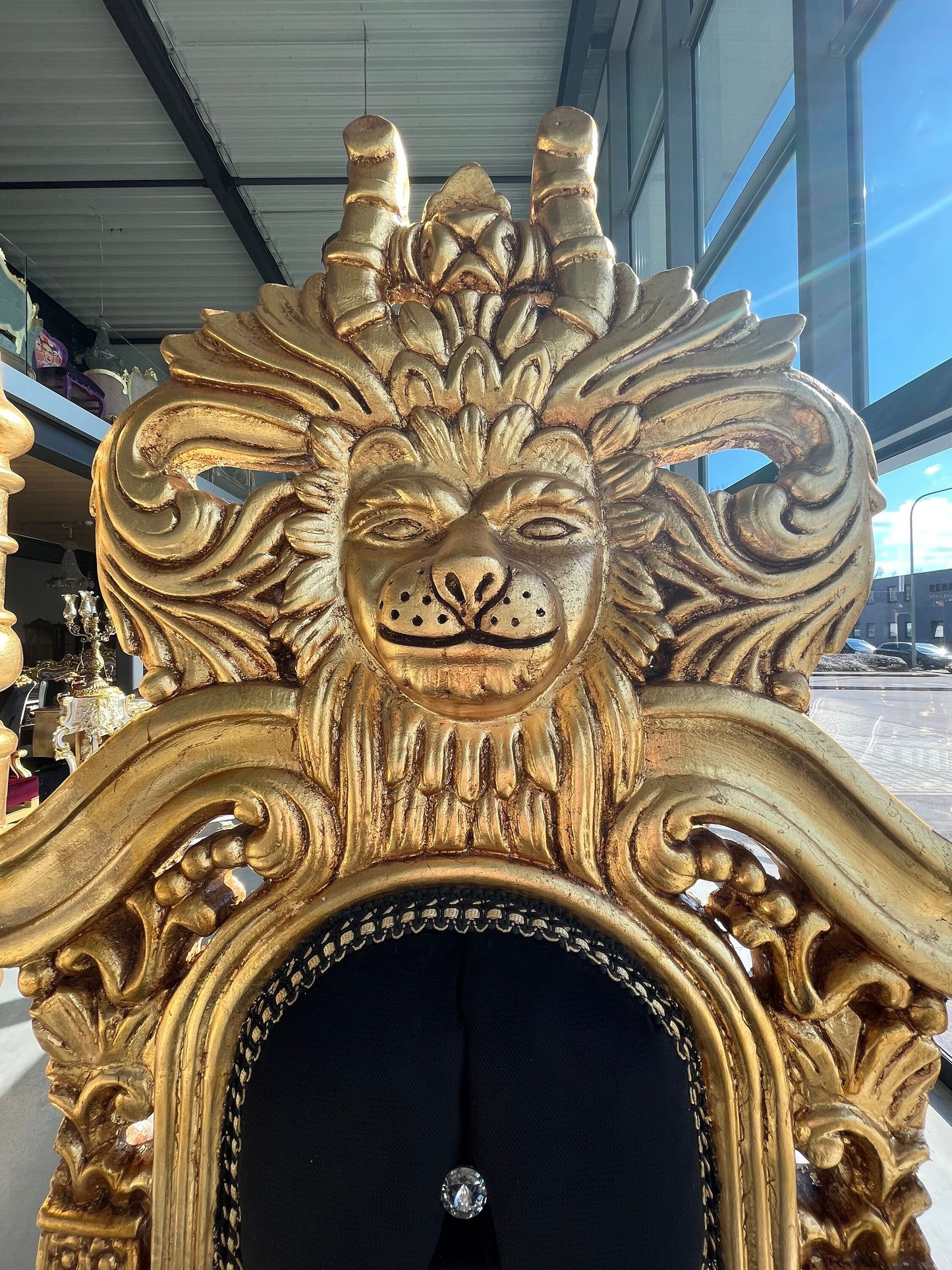Huge Armchair Gold for Display Window King Throne Gold Lion Shape for Special Event Gold Throne Lion King with Wings Niche Decor for Bar