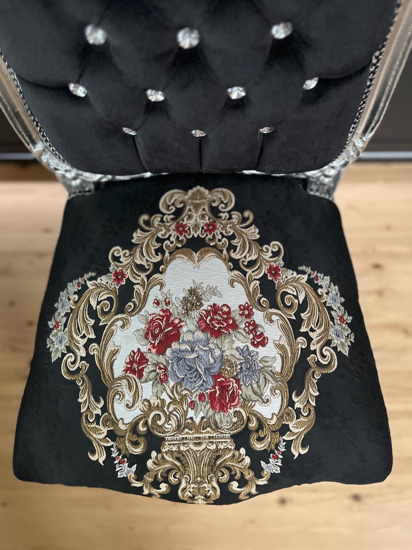 Accent Chair Antique Style Silver Finish Dining Chair Black Home Decor Baroque Rococo Style Chair in Black Velvet for Home