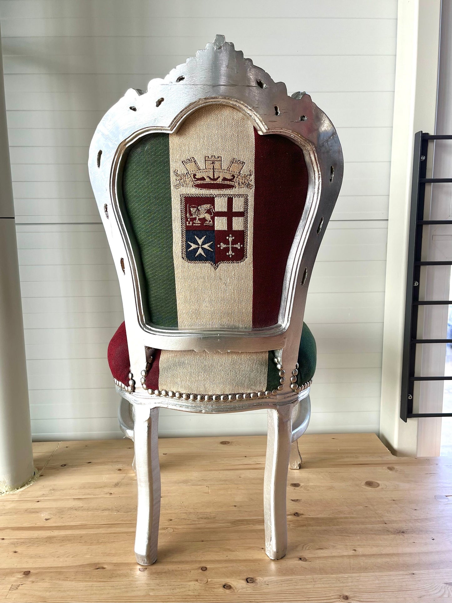 Accent Chair French Louis XV Style in Italian Flag Naval Crown Chair Retro Baroque Antique Style in Sliver Finish