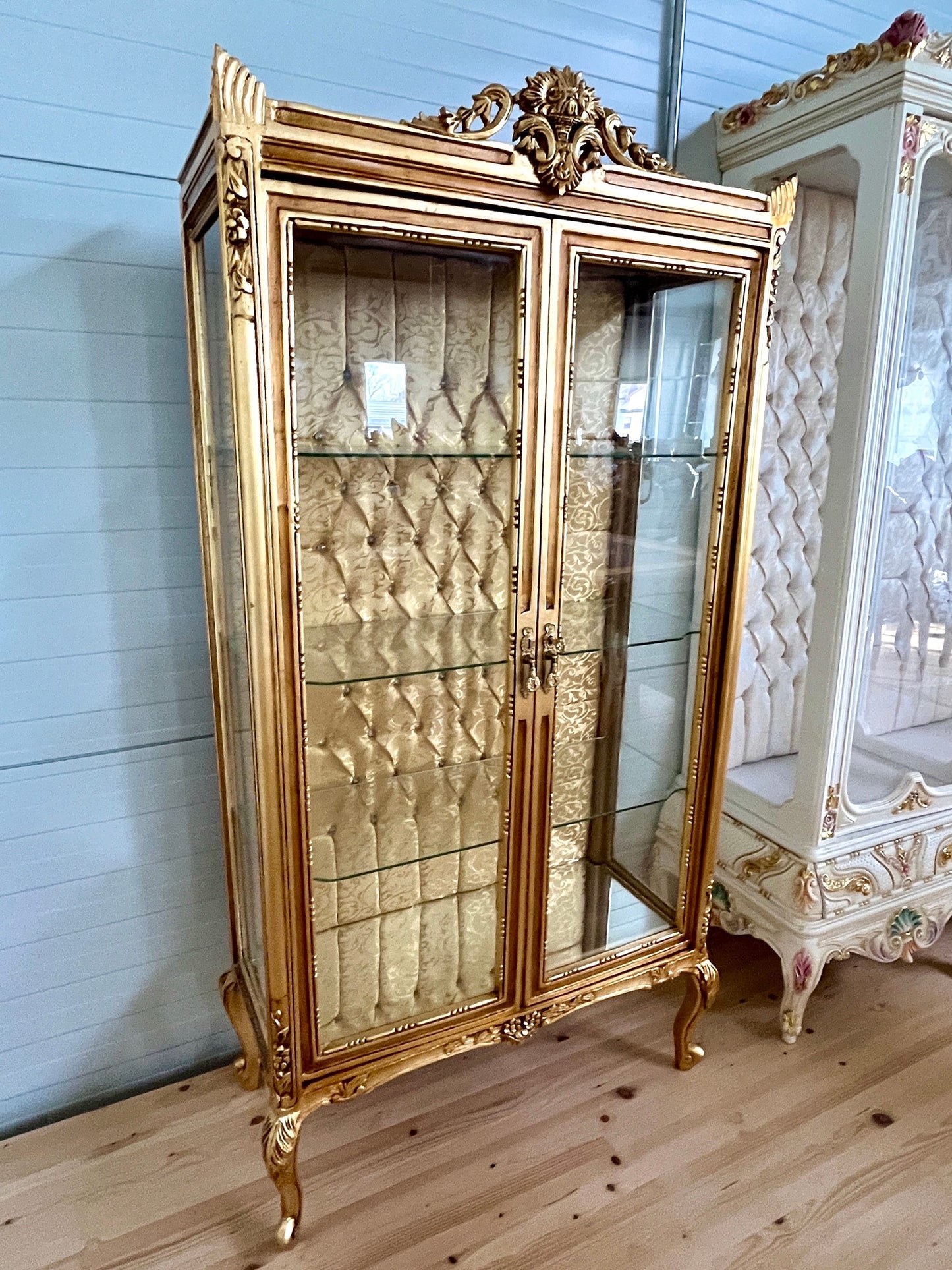 Display Cabinet Glass & Wood French Louis Style Showcase Antique Style Reproduction in Gold Finish Retro Baroque Style Display Cabinet