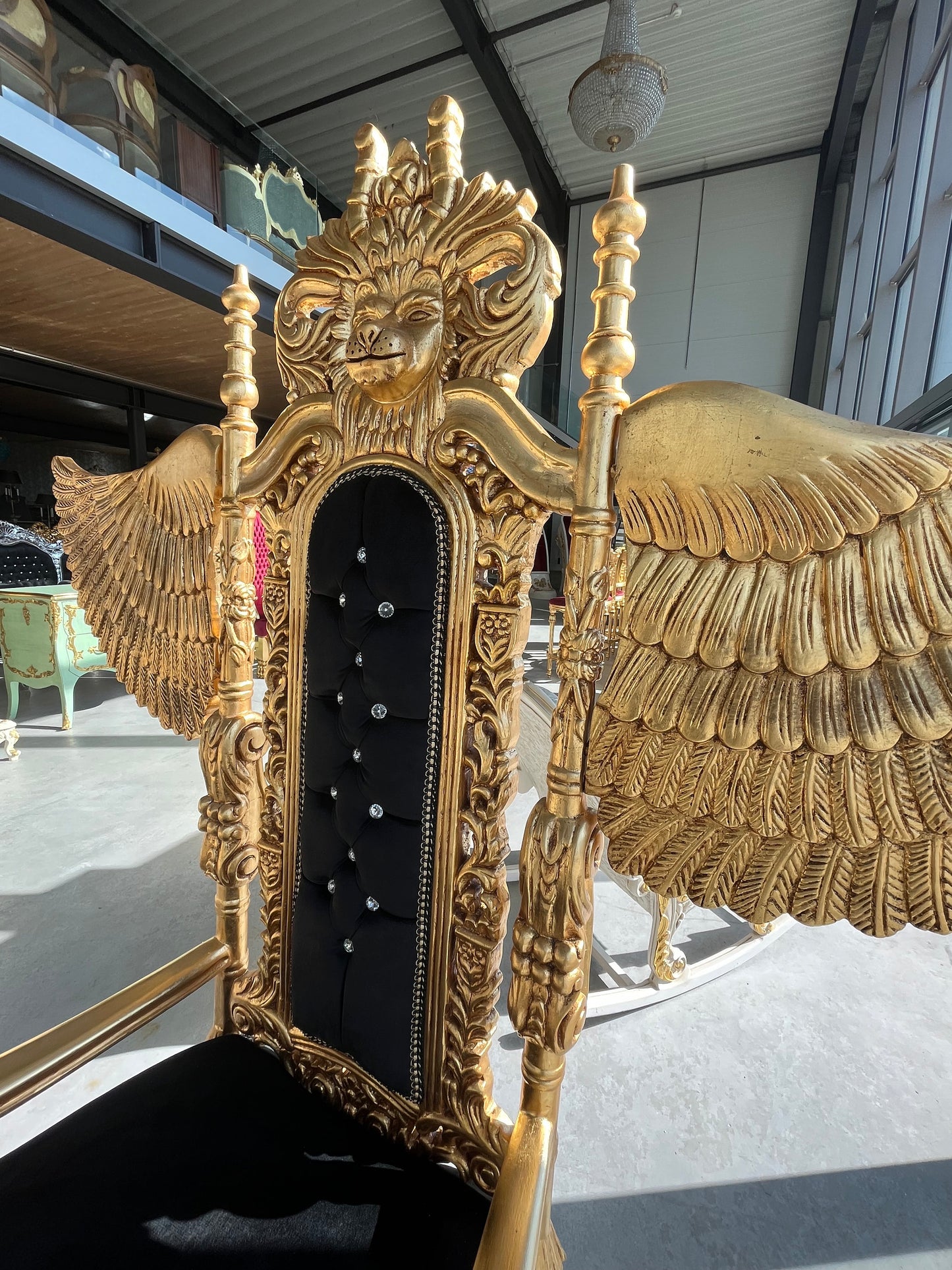 Huge Armchair Gold for Display Window King Throne Gold Lion Shape for Special Event Gold Throne Lion King with Wings Niche Decor for Bar