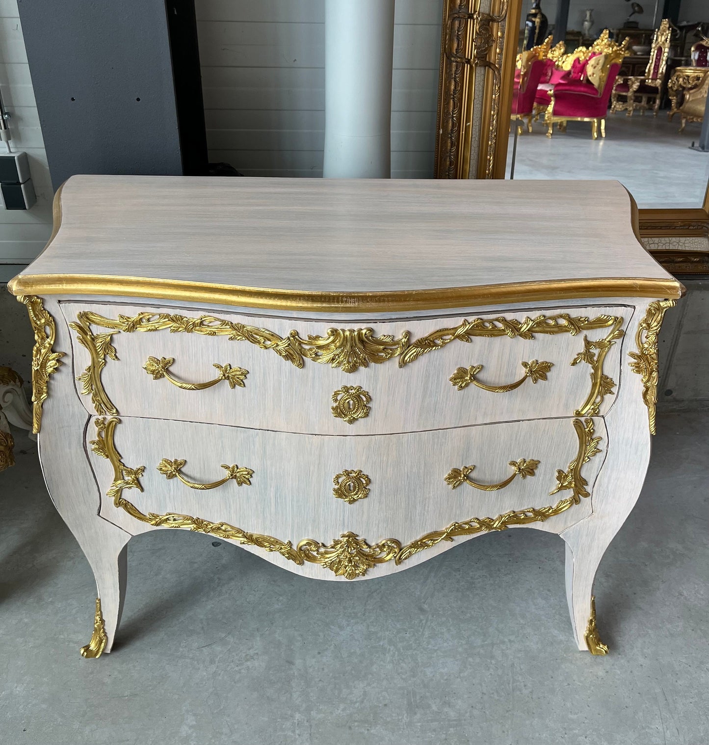 Chest of Drawer Deluxe French Louis XV Style Dresser Pink Color Chest of Drawer Antique Baroque Style with Brass Ornaments for Wedding Gift