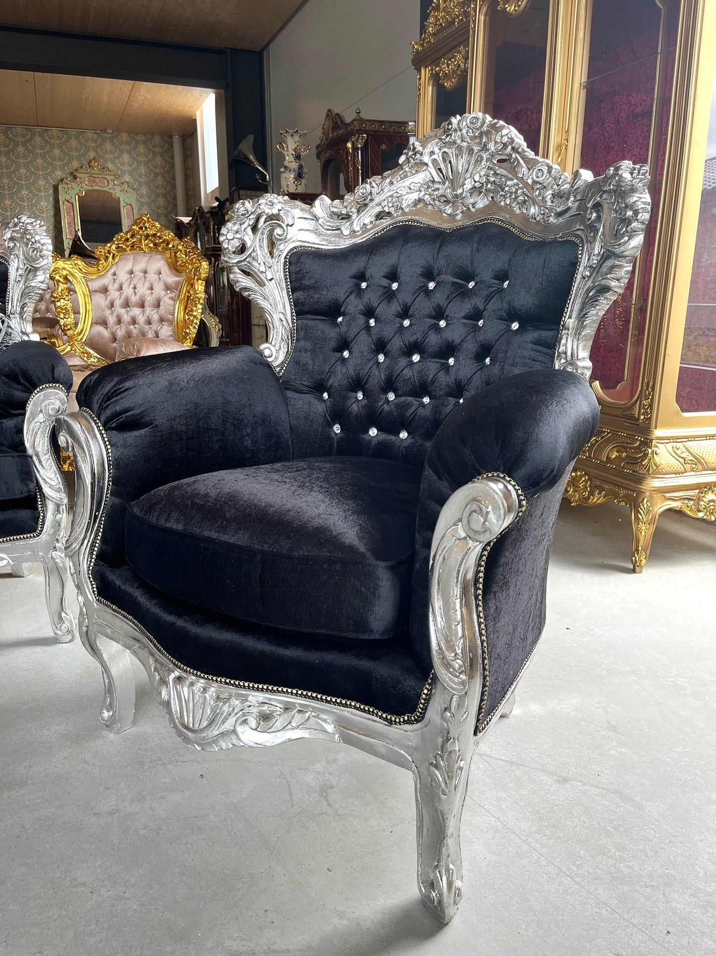 Modern Antique Style Sofa Set French Louis Style in Silver Finish for Living Room Sofa Set Baroque Rococo Style Sofa Set in Black for Villa
