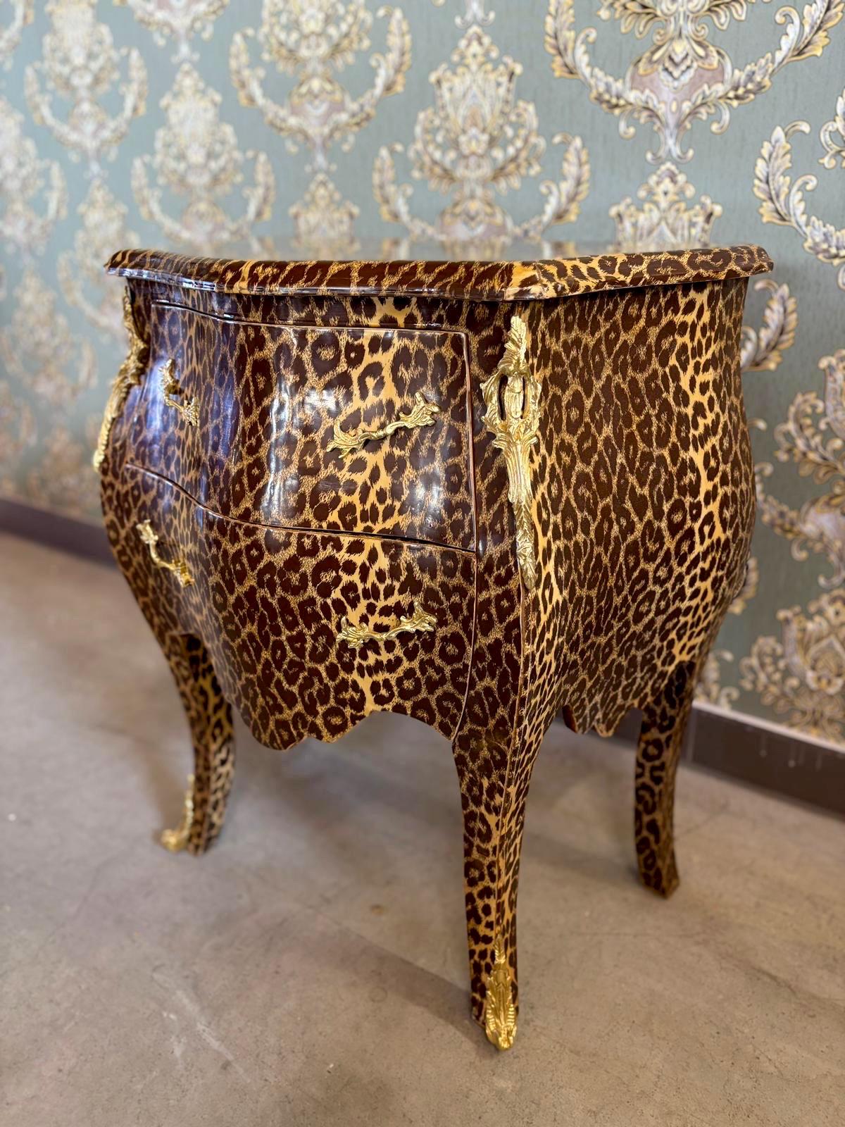 Night Stand French Louis Style in Leopard Print Stylish Bedside Table Baroque Rococo Style Inlaid 2 drawer’s Kommode for Bedroom Home Decor
