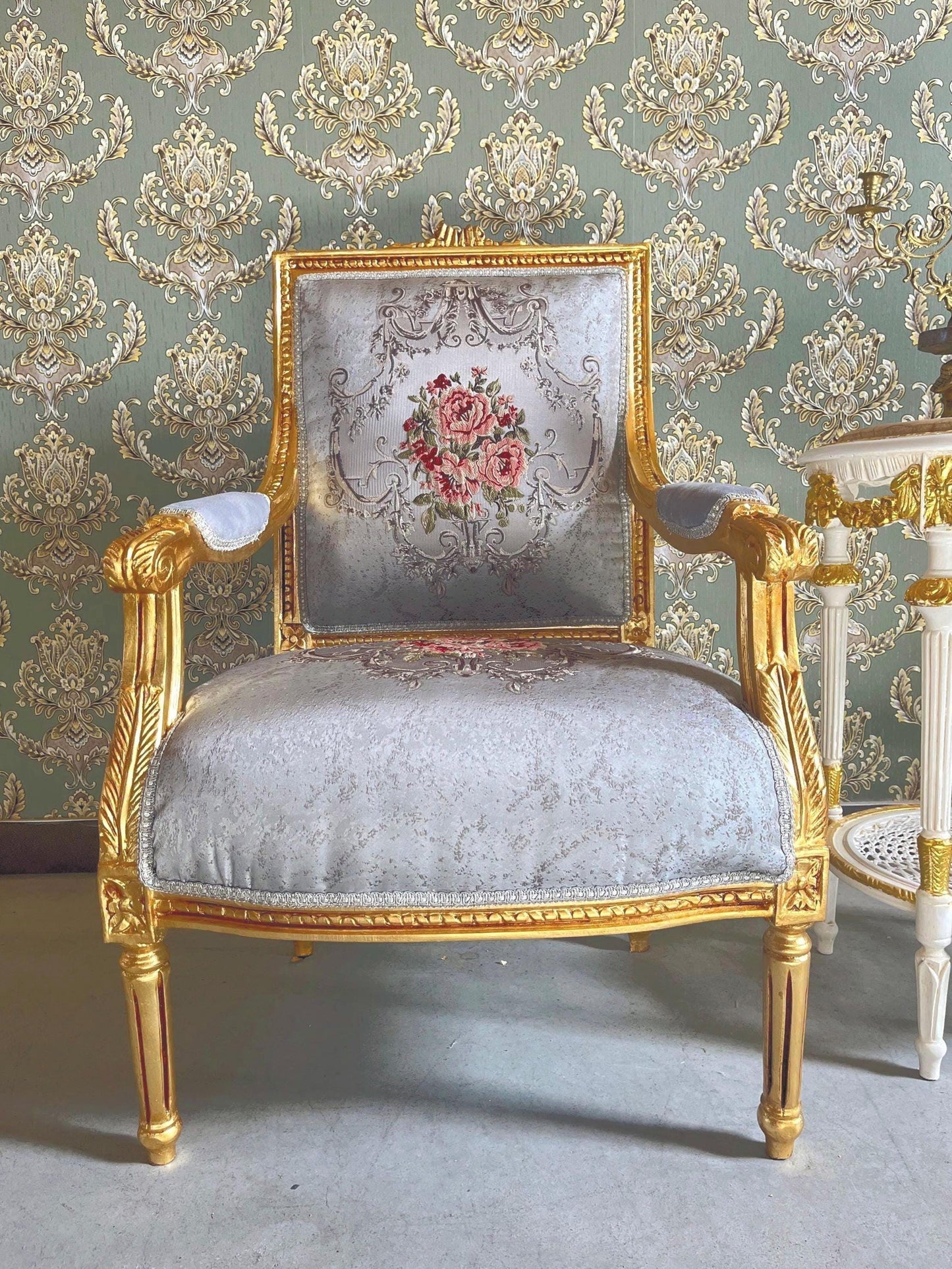 Armchair Table Set French Antique Style Gold Finish for Lounge French Louis Style Chair and Table Baroque Rococo Style Chair Set for Lobby