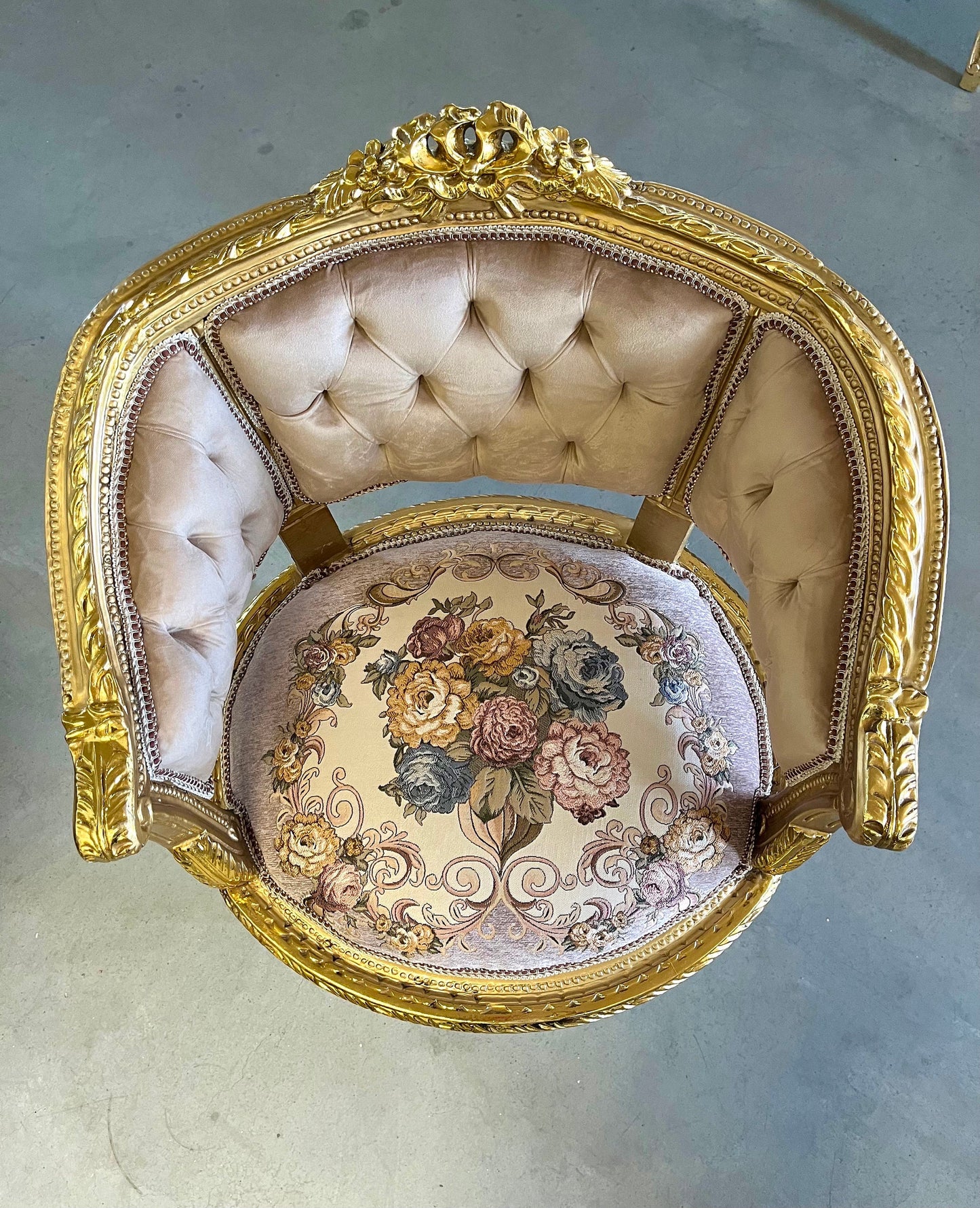 Sofa Set Retro Baroque Style Camel Color Velvet Lounge Sofa French Louis Antique Style in Gold Finish for Lodge Home