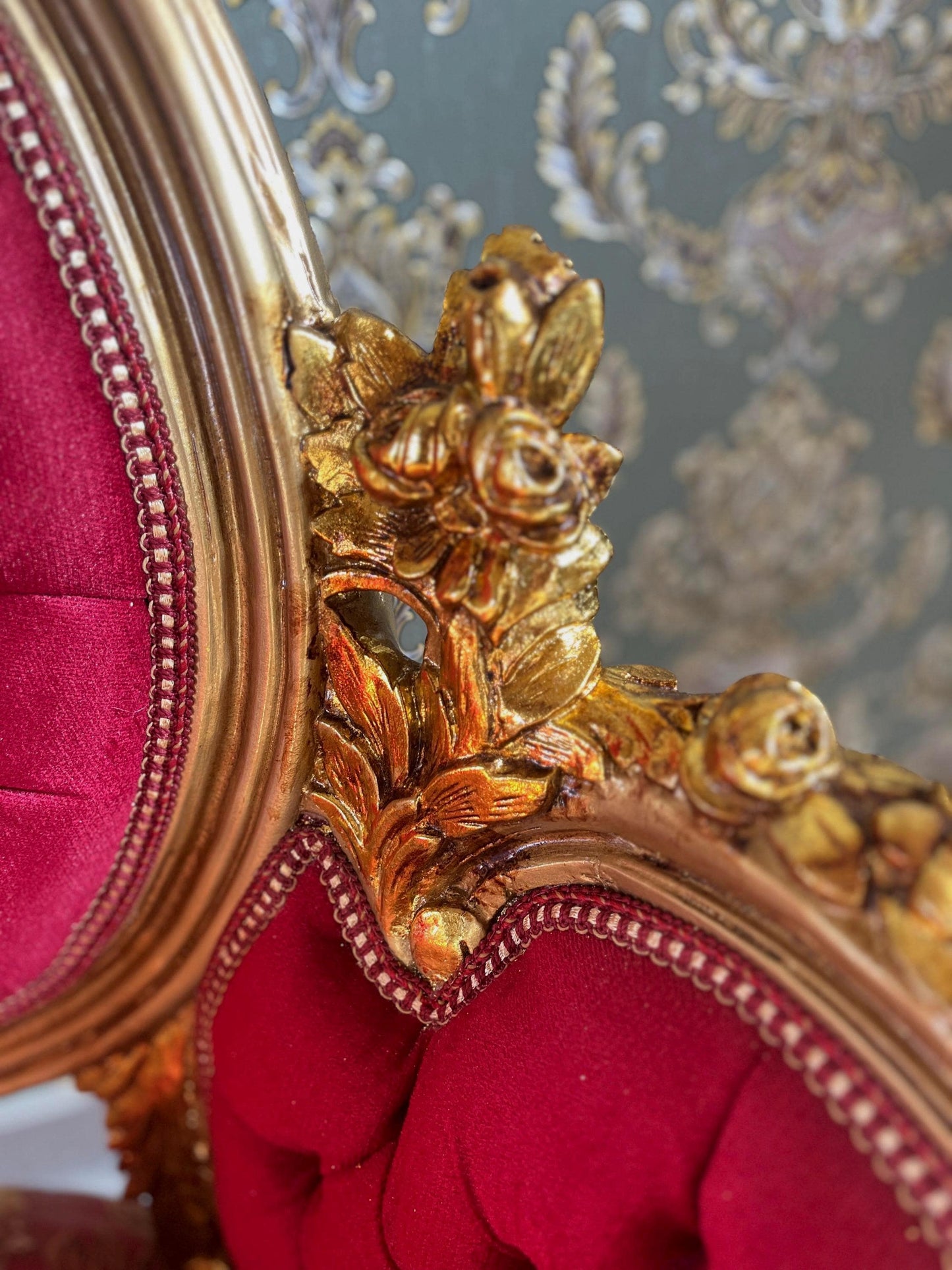 Armchair Antique Baroque Style in Bordeaux Red Lounge Chair in Gold Finish Retro Royal Style Armchair for Wedding Decor Chair or Lounge Room