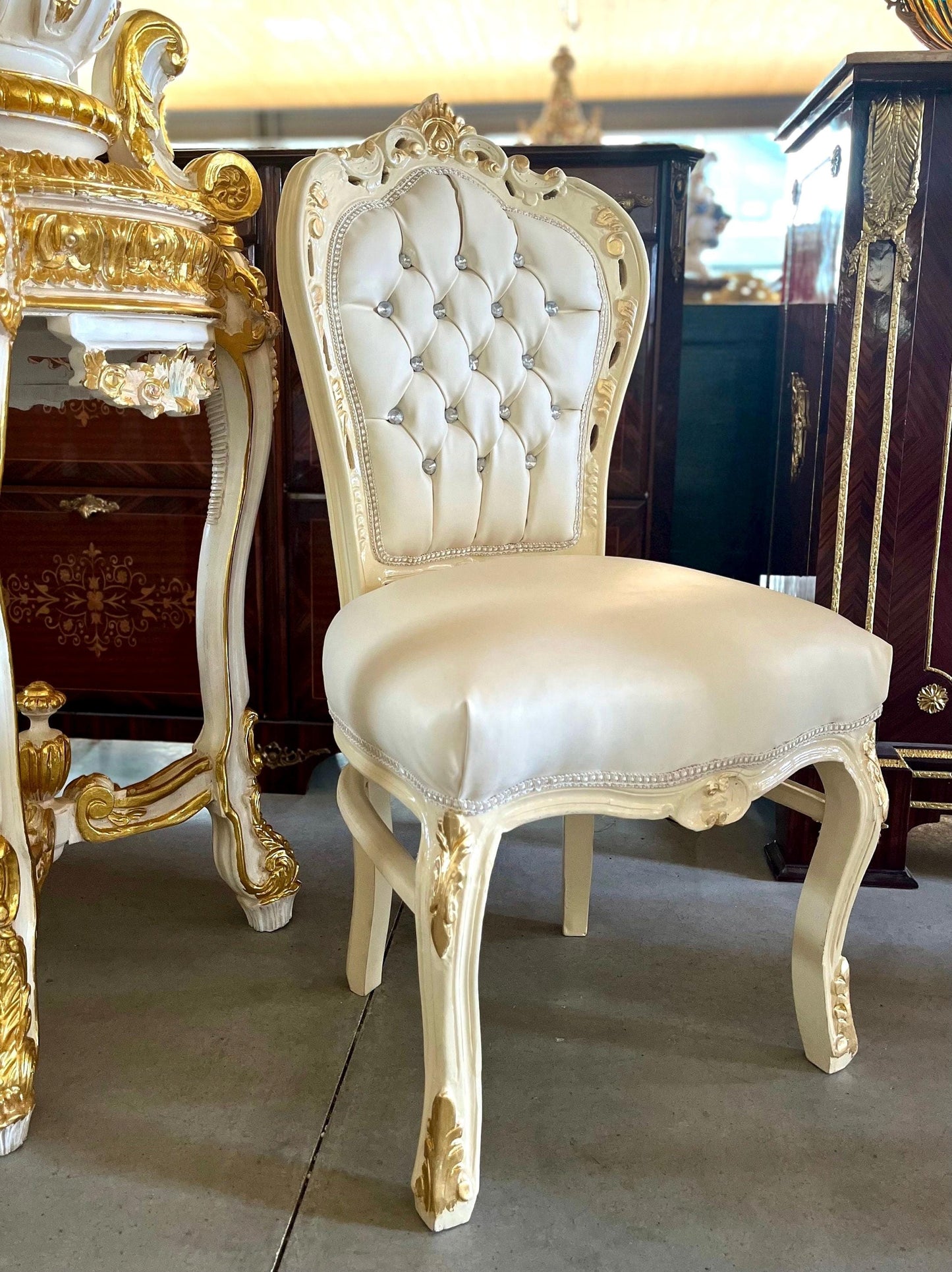 Accent Chair French Louis XV Style  Dining Chair in Solid Wood Retro Baroque Antique Style Reproduction in Ivory Faux Leather for Home Decor