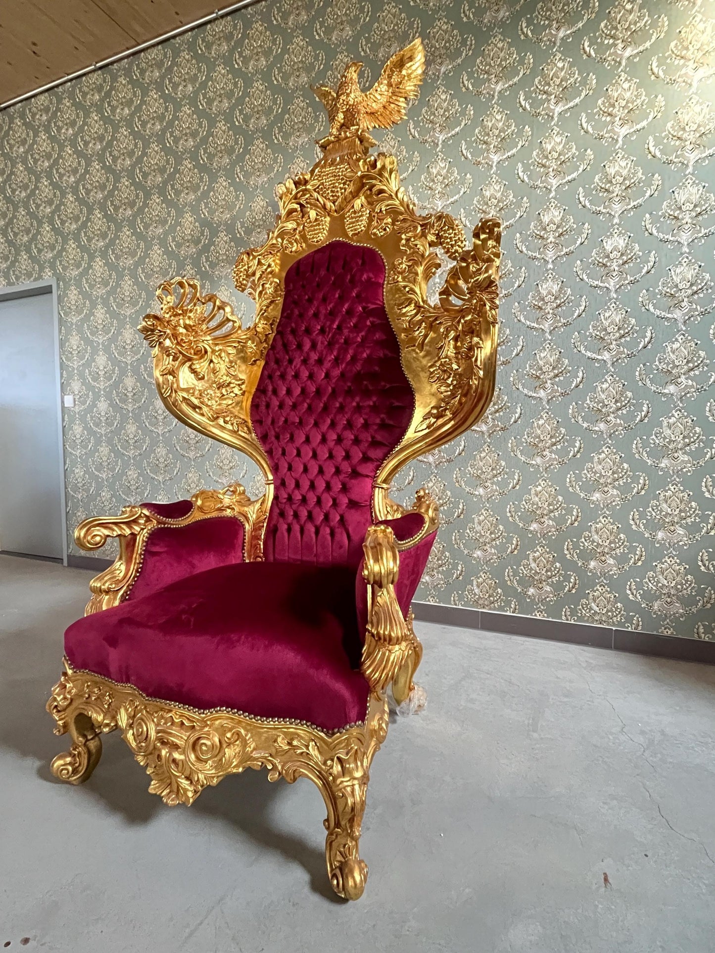 Huge Armchair Baroque Rococo Style King Throne Eagle Sculpture Red Velvet Gold Finish King Chair for Event Party Decor