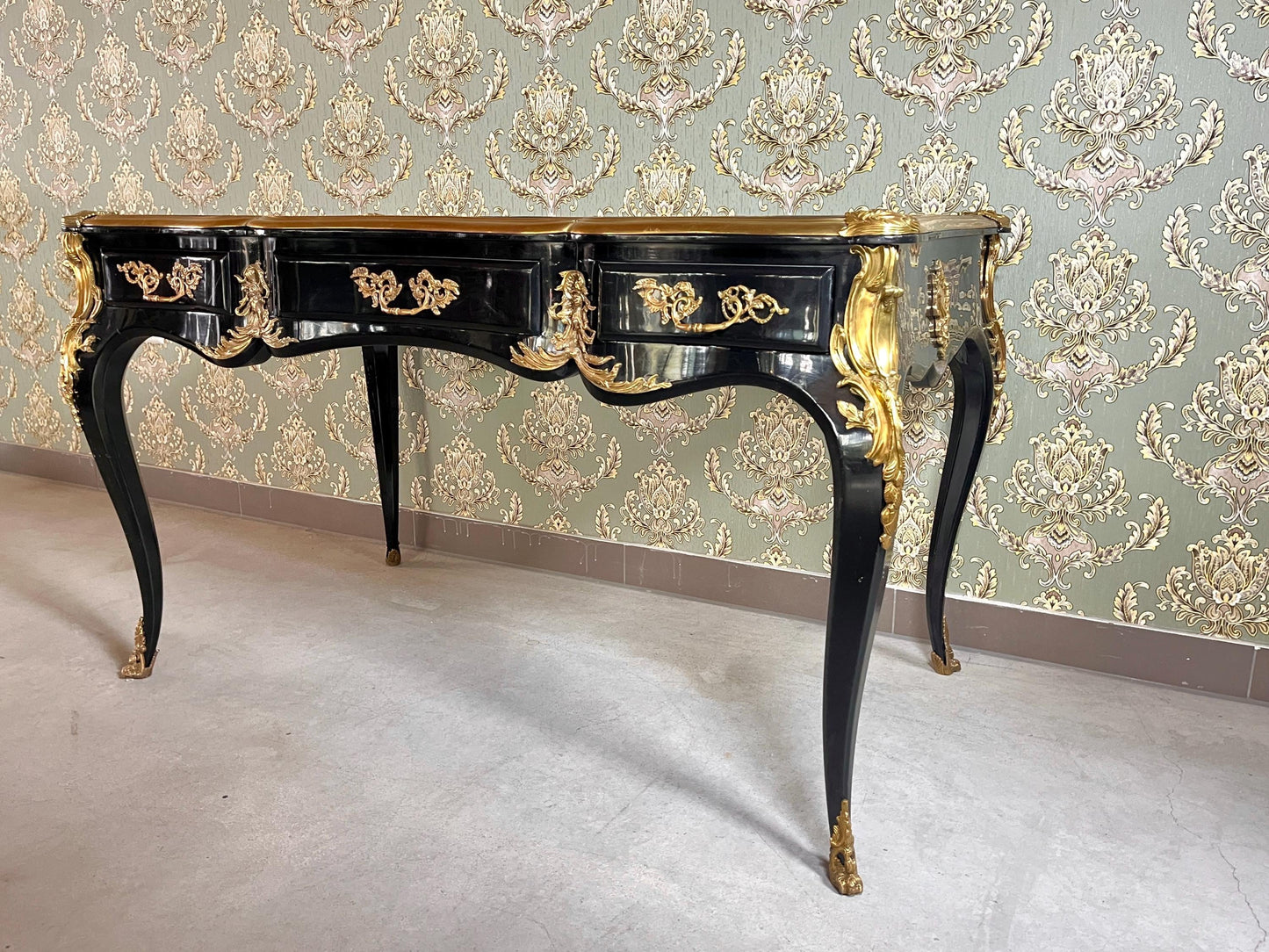 Luxurious Black Wooden Desk Antique Baroque Style Table with Bronze Ornaments at Edge Lacquered in Black - LIMITED EDITION