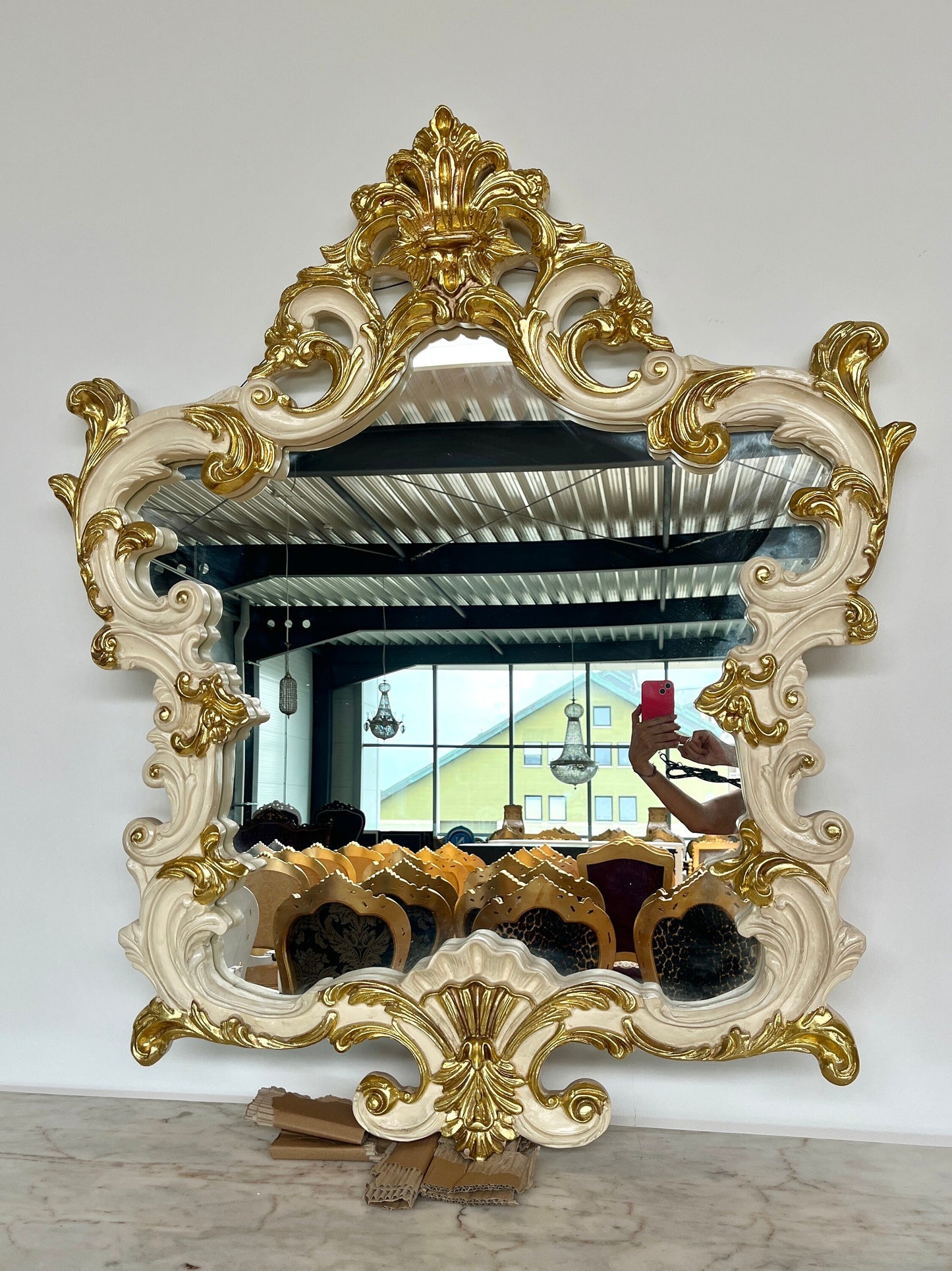 Console Table and Star Mirror French Antique Style with White Marble Top Console Table Baroque Rococo Style in Gold Finish for House Decor