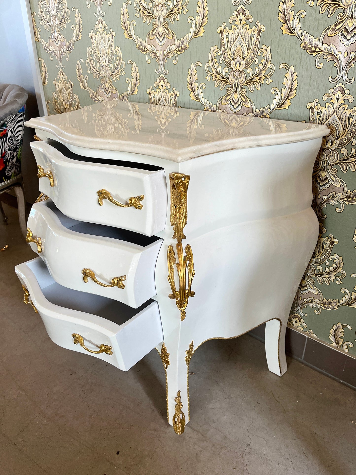 Night Stand Deluxe French Baroque Rococo Style Chest of Drawer in White Colour Bronze Ornaments for Home Decor