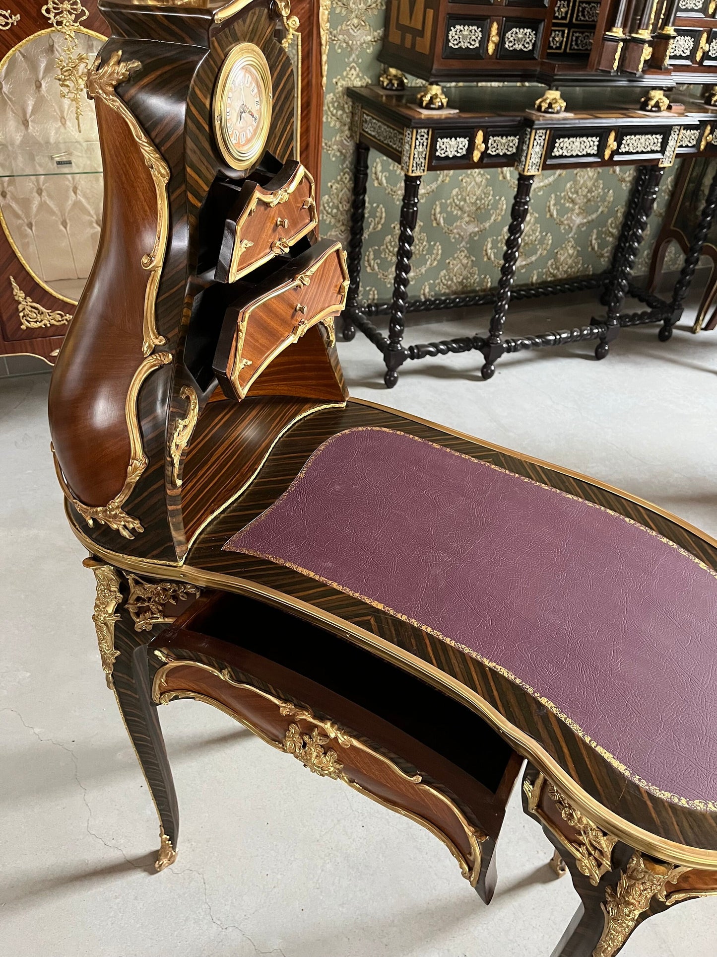 Wooden Desk Royal Antique Style  Writing Table with Clock Shelf Bronze Ornaments Noble Item Retro Baroque Style Brown Desk for Home Decor