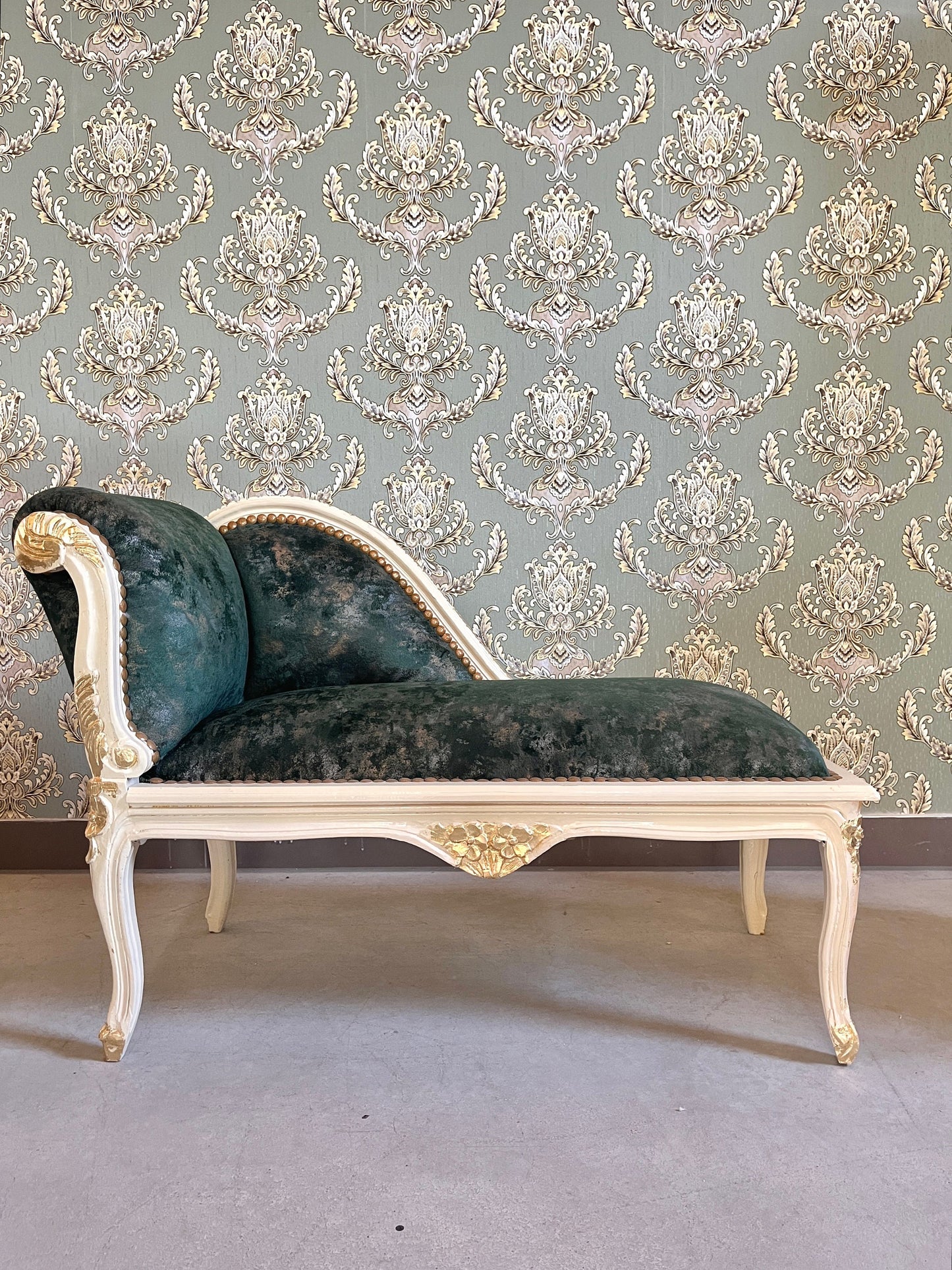 Small Bench Forest Green French Louis Style Small Longue Settee Velvet Red Retro Baroque Style Ottoman for Home Decor