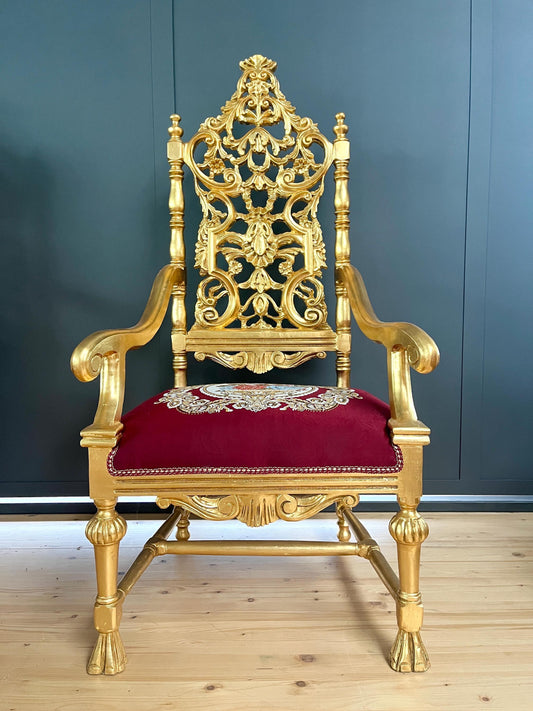 Armchair Antique Style Red Chair Royal Baroque Style Huge Chair in Gold Finish Flower Shape Backrest Armchair Home Decor in Bordeaux Color