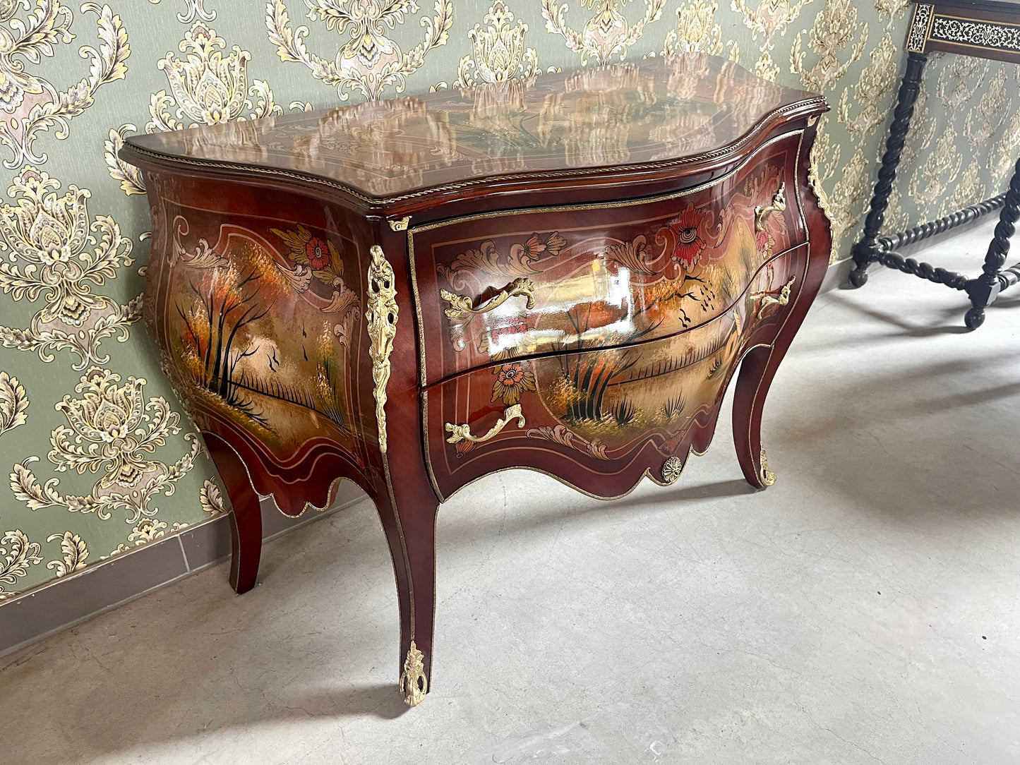 Chest of Drawer Set French Baroque Style Dresser & Night Stand Set Oil Paintings at Top Nostalgic Style Cabinet for Bedroom Decor