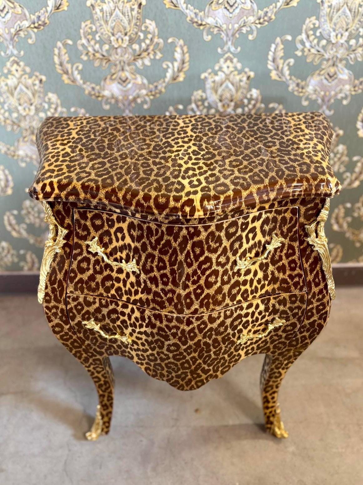 Night Stand French Louis Style in Leopard Print Stylish Bedside Table Baroque Rococo Style Inlaid 2 drawer’s Kommode for Bedroom Home Decor