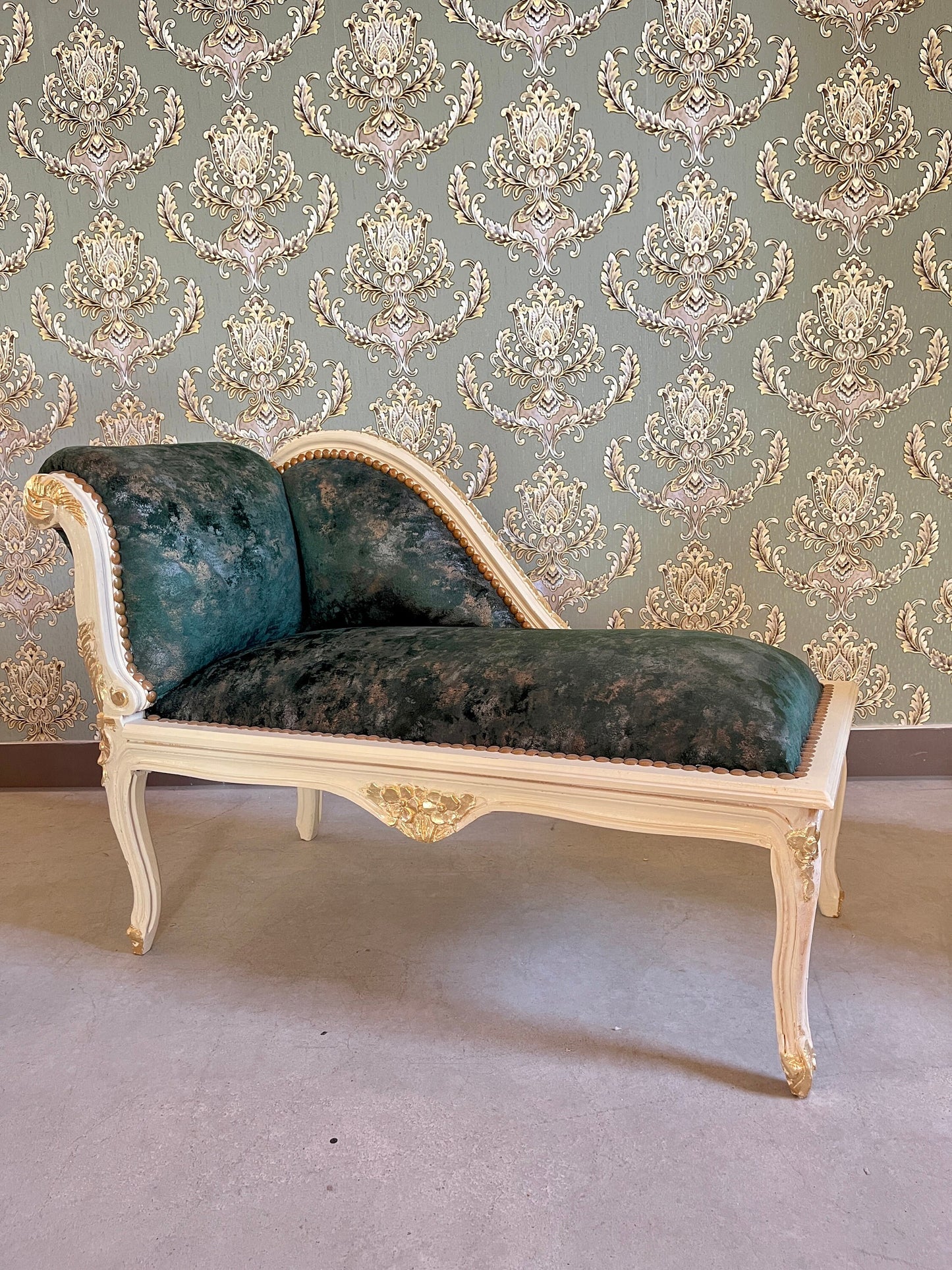 Small Bench Forest Green French Louis Style Small Longue Settee Velvet Red Retro Baroque Style Ottoman for Home Decor