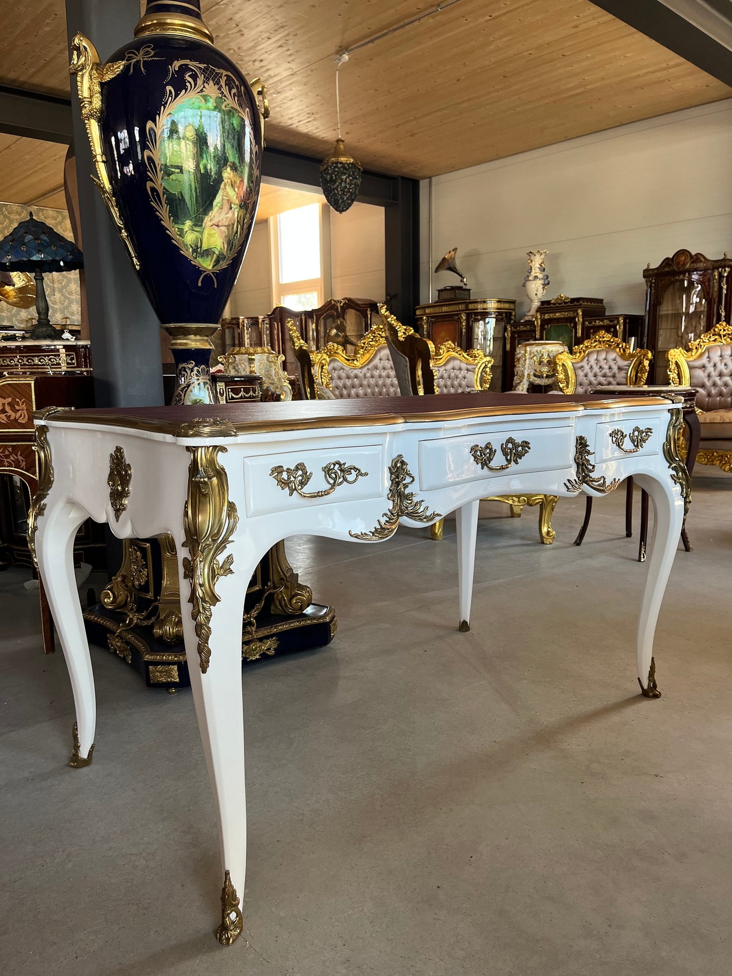 Luxurious Wooden Desk Antique Baroque Style Writing Desk with Bronze Ornament Lacquered in White & Top Surface in Bordeaux Color - LIMITED