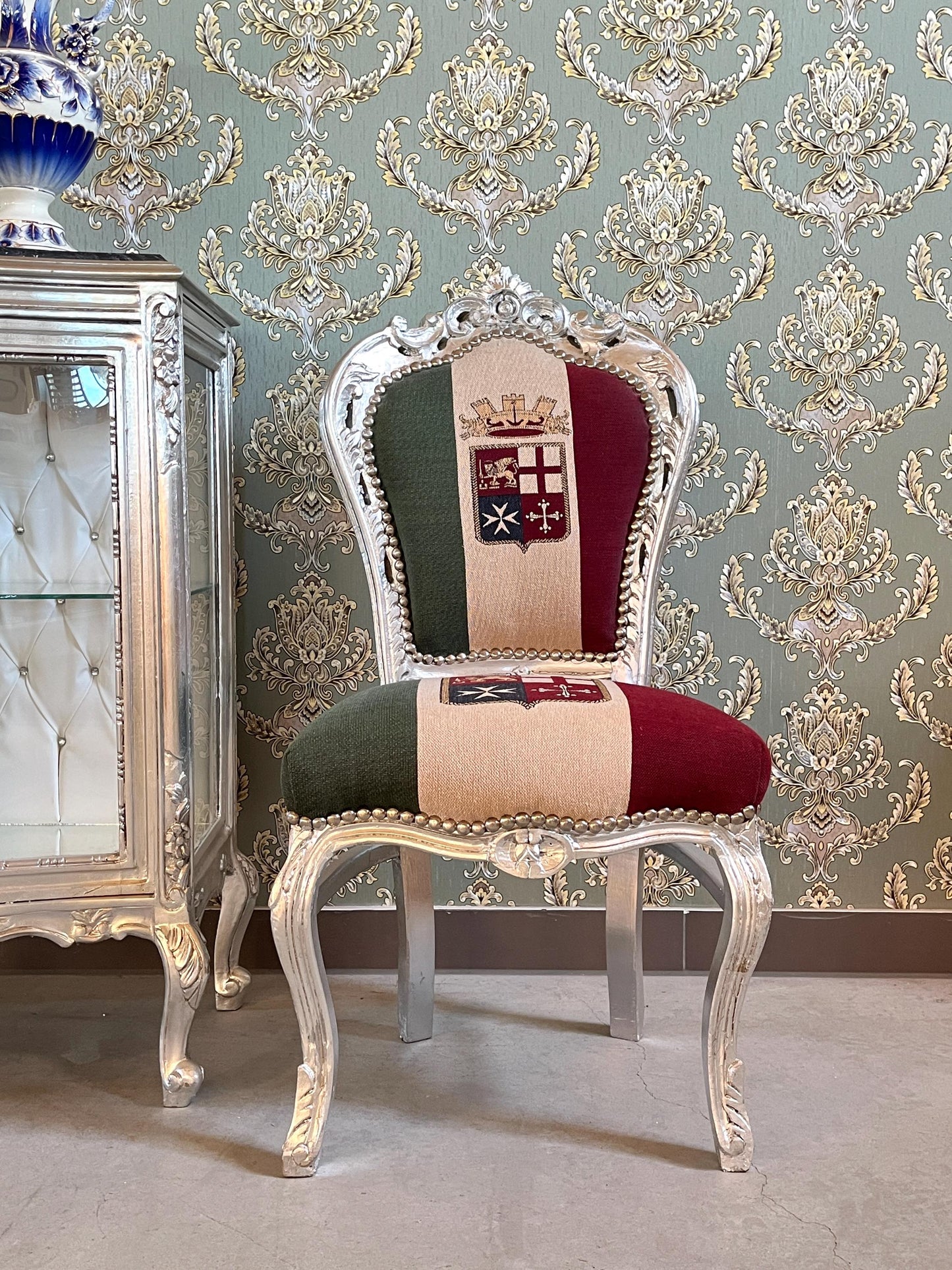 Accent Chair French Louis XV Style in Italian Flag Naval Crown Chair Retro Baroque Antique Style in Sliver Finish