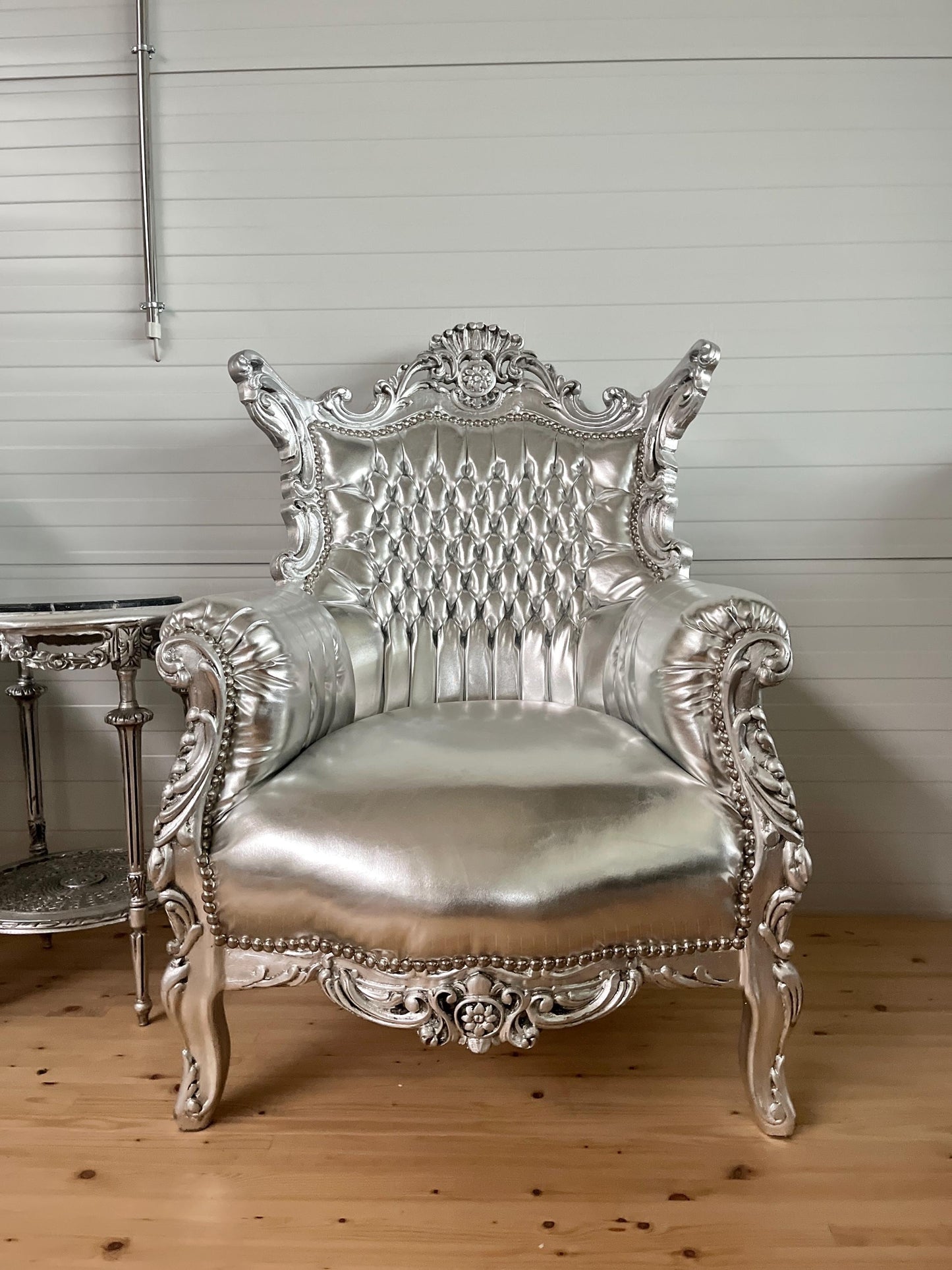 Armchair Silver French Louis Style Sofa Chair Italian Antique Style Armchair Baroque Rococo Style in Silver Finish for Living Room
