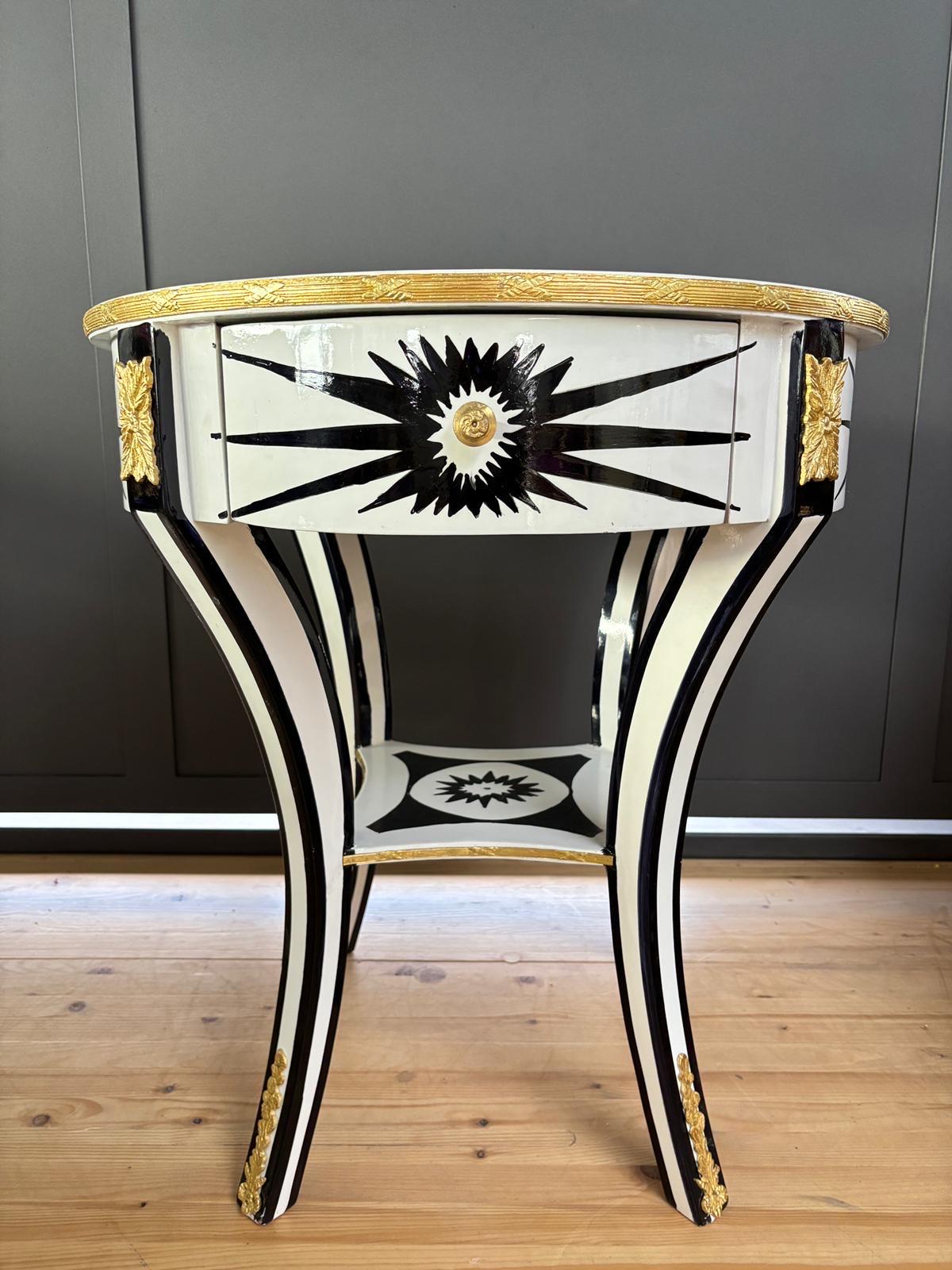 Runder Tee-und Kaffeetisch im Art-Deco-Stil/Art-Deco Round Tea Caffè Side Table
