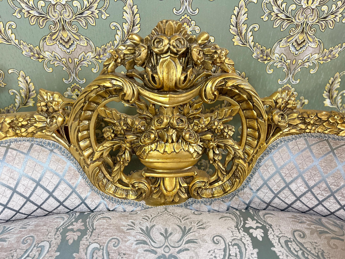 Love Seat Royal Baroque Style Bench Sky Blue Damask Flower Pattern Antique Style Couch in Gold Finish for Housewarming Party Xmas Home Gift