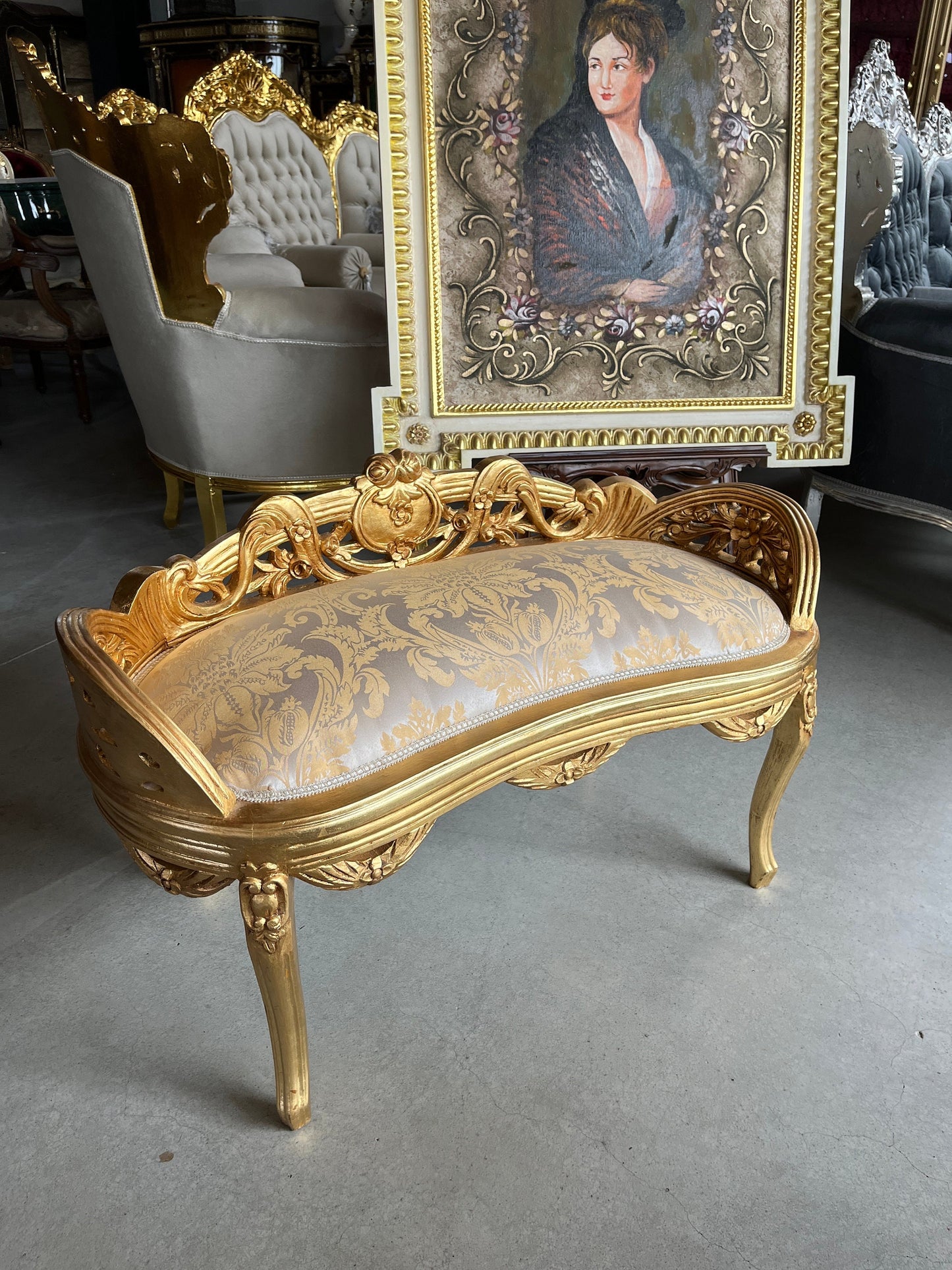 Small Bench French Louis Style Stool Retro Baroque Rococo Style Ottoman in Ivory Colour Gold Finish for Home Décor