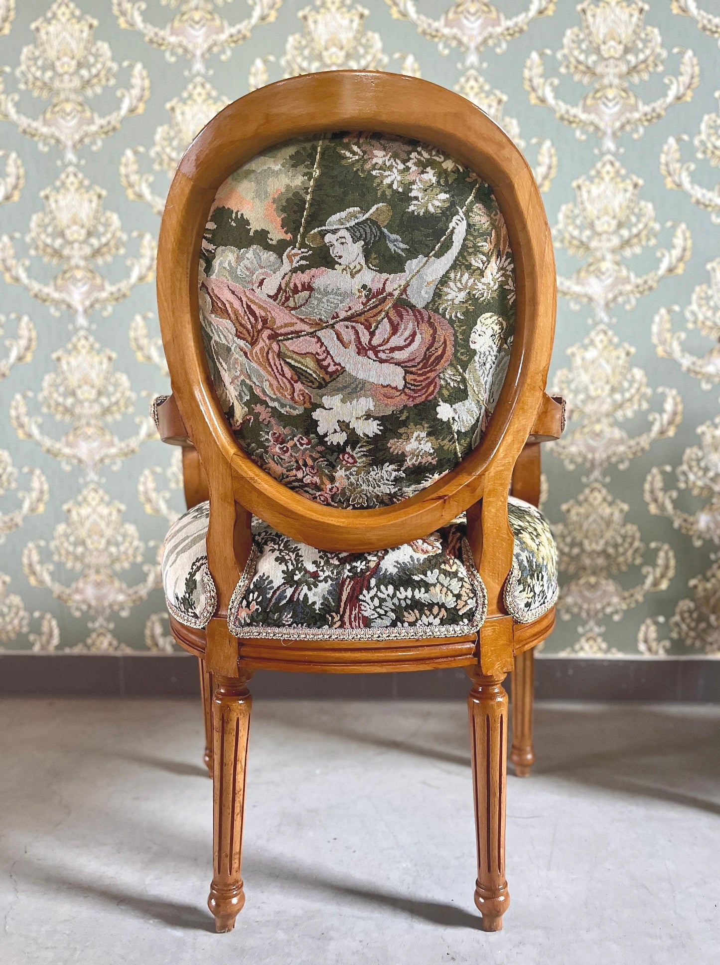Armchair Classic Baroque Style Wooden Chair in Tapestry Fabric Juliet Love Story Pattern for Lounge Room Decor