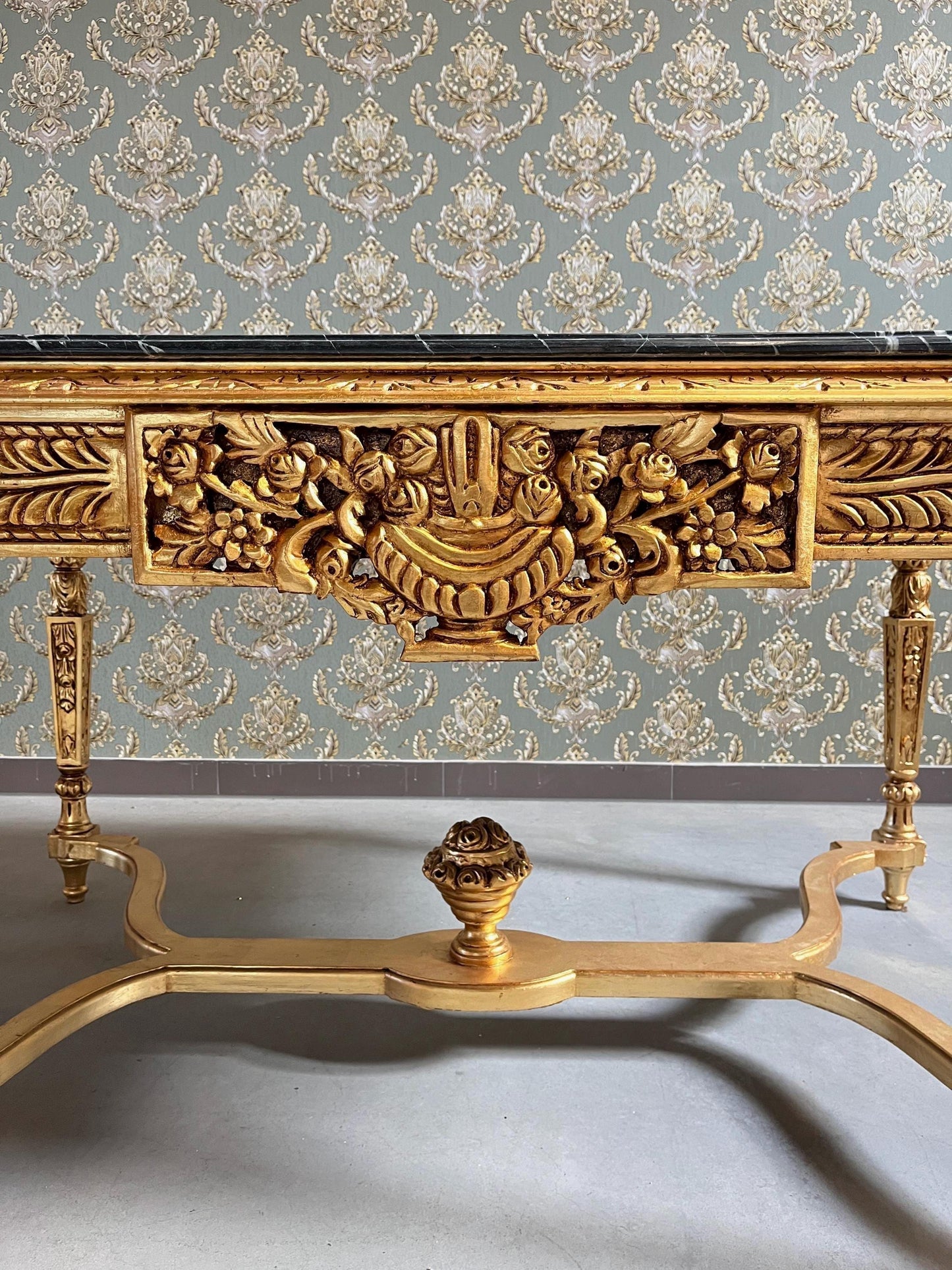 Royal French Style Dining Set Antique Baroque Rococo Style 6 Chairs & Dining Table in Gold Finish Green Marble Antique Gold for Home Décor