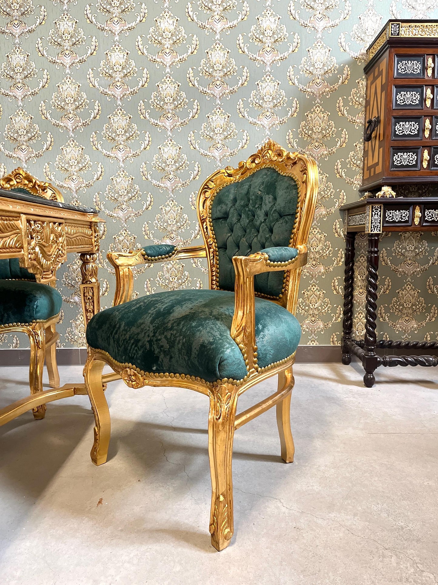 Royal French Style Dining Set Antique Baroque Rococo Style 6 Chairs & Dining Table in Gold Finish Green Marble Antique Gold for Home Décor