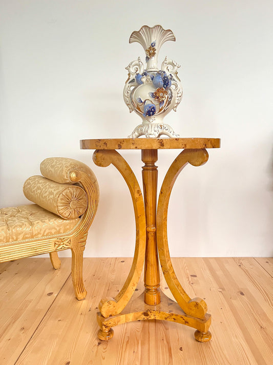 Round Side Table Classic Baroque Style Coffee Table In Yellow Color Wooden End Table