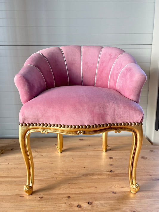 Cocktail Chair French Baroque Style Green Chair Bar Chair Retro Tufted Velvet Home Decor Armchair in Pink color
