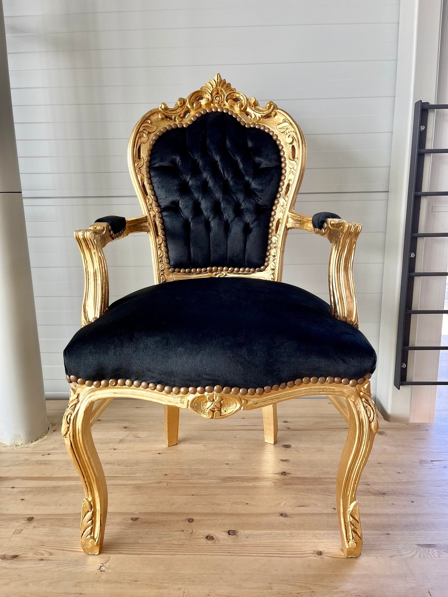 Armchair French Louis Style Black Velvet Chair Antique Style Baroque Rococo Style Armchair in Gold Finish Velvet Black for Home