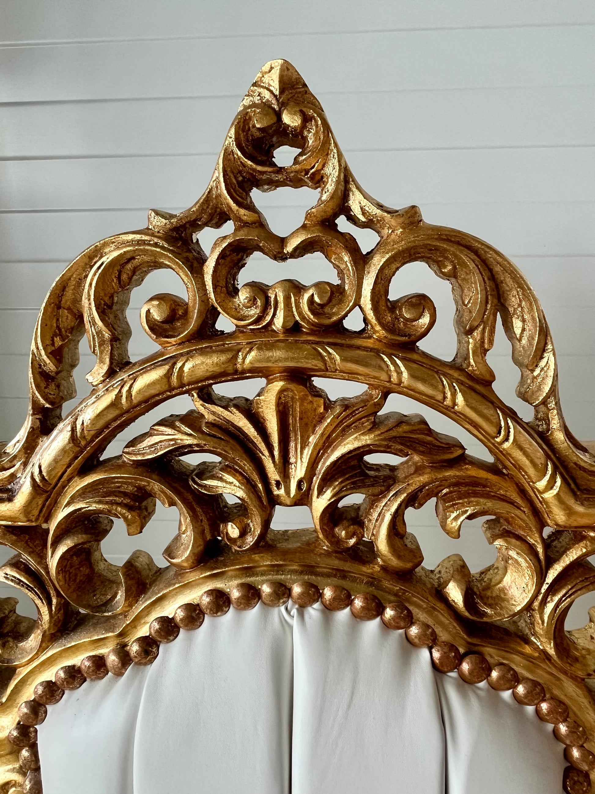 Throne Italian Barock Rococo Style Armchair Royal Antique Style Chair Gold Finish White Leather Like