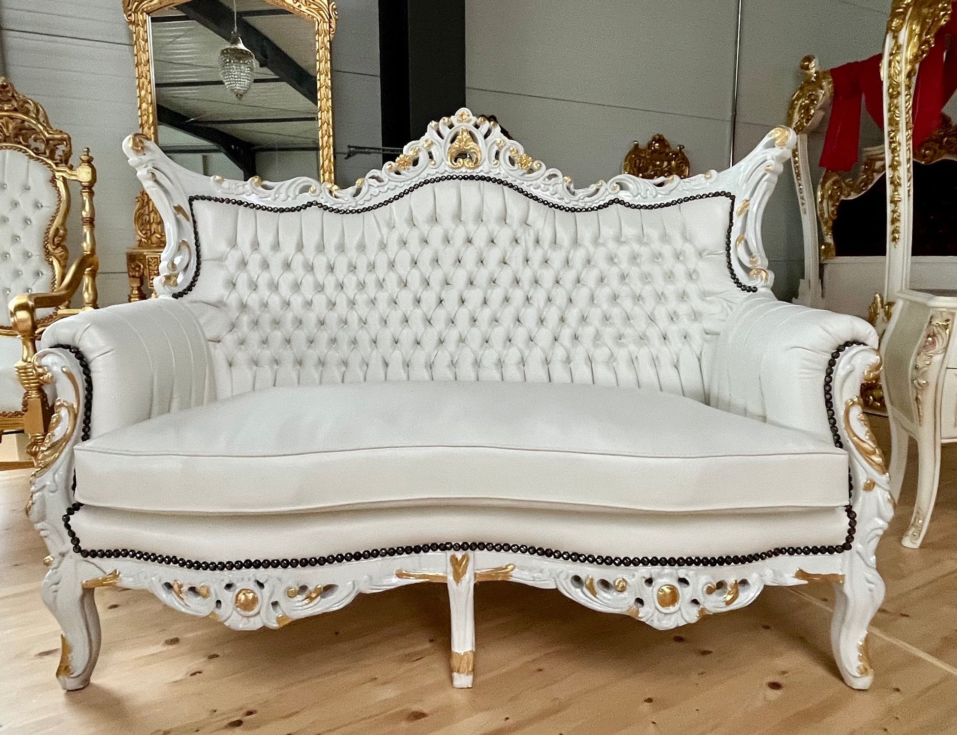 Lounge Sofa Barock Sofa im französischen Stil für Bar Salon Nachtclub / Lounge Sofa Baroque French Style Love Seat for Bar Salon Nightclub