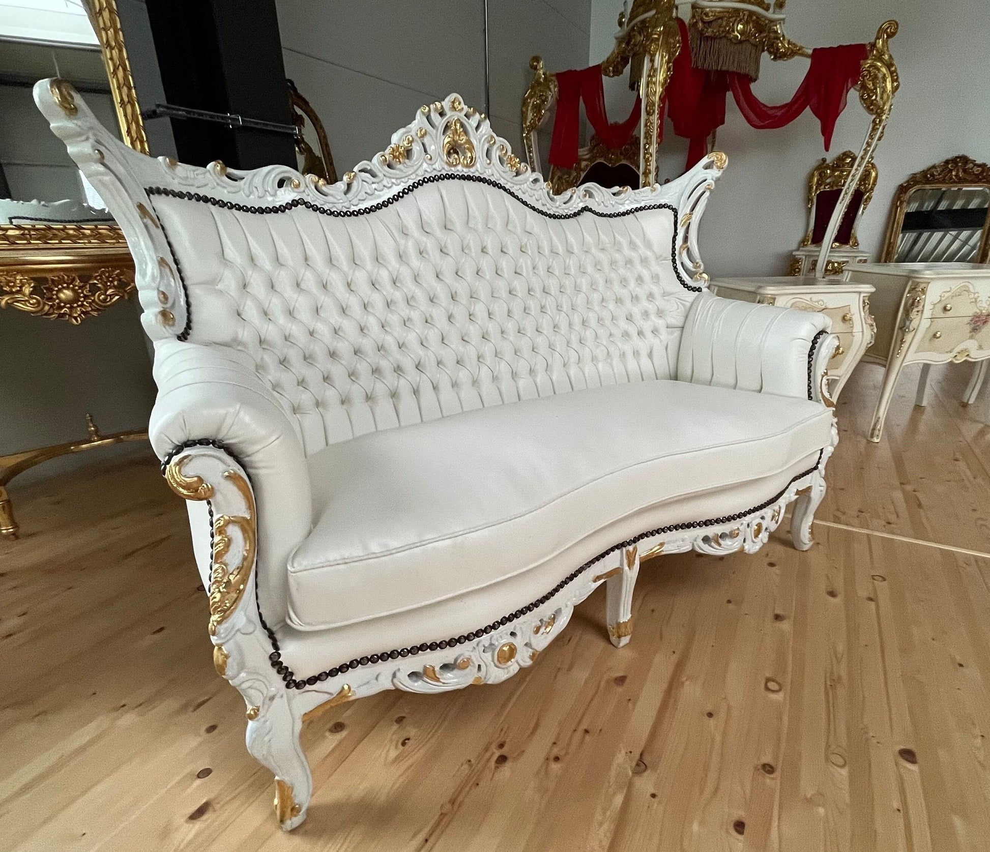 Lounge Sofa Barock Sofa im französischen Stil für Bar Salon Nachtclub / Lounge Sofa Baroque French Style Love Seat for Bar Salon Nightclub
