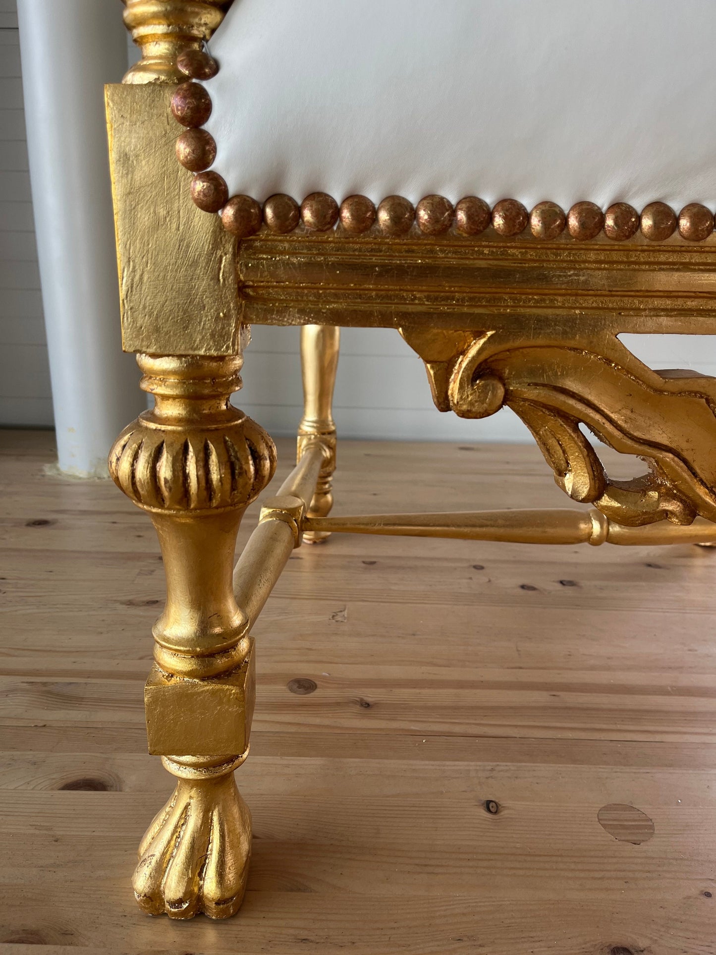 Throne Italian Barock Rococo Style Armchair Royal Antique Style Chair Gold Finish White Leather Like